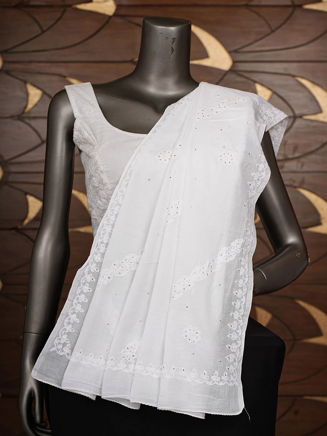 Ada Hand Embroidered White Cotton Lucknowi Chikankari Dupatta With Muqaish/Mukaish Work 01A900340
