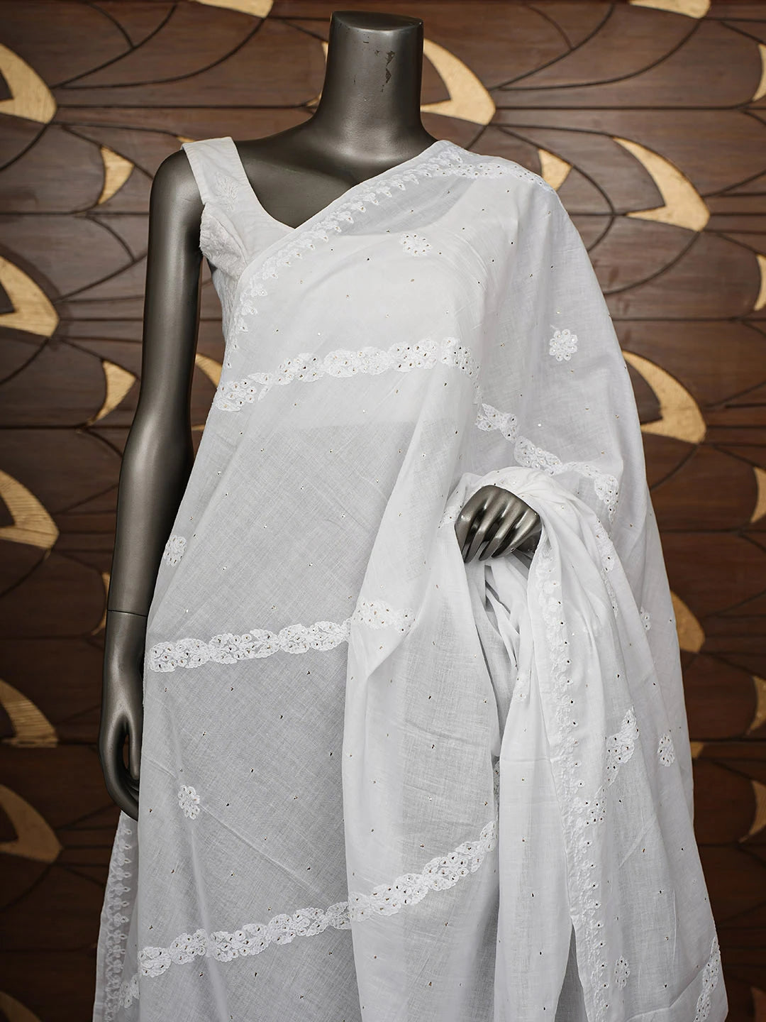Ada Hand Embroidered White Cotton Lucknowi Chikankari Dupatta With Muqaish/Mukaish Work 01A900340