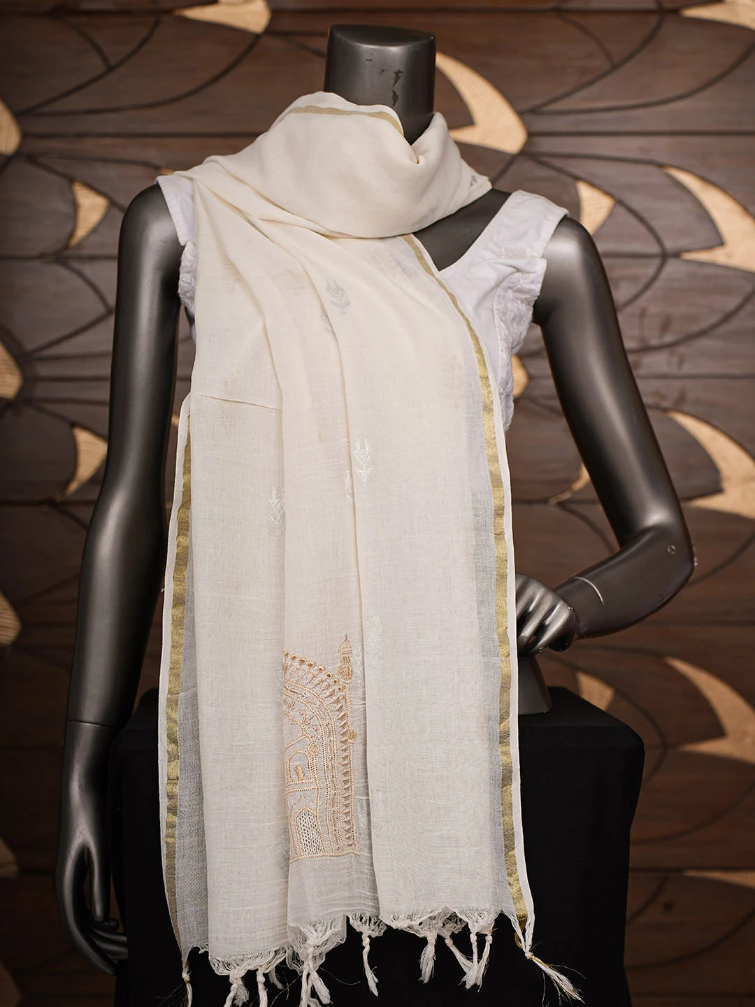 Ada Hand Embroidered Off White Linen Lucknowi Chikankari Dupatta With Zari Taar Work 01A943573