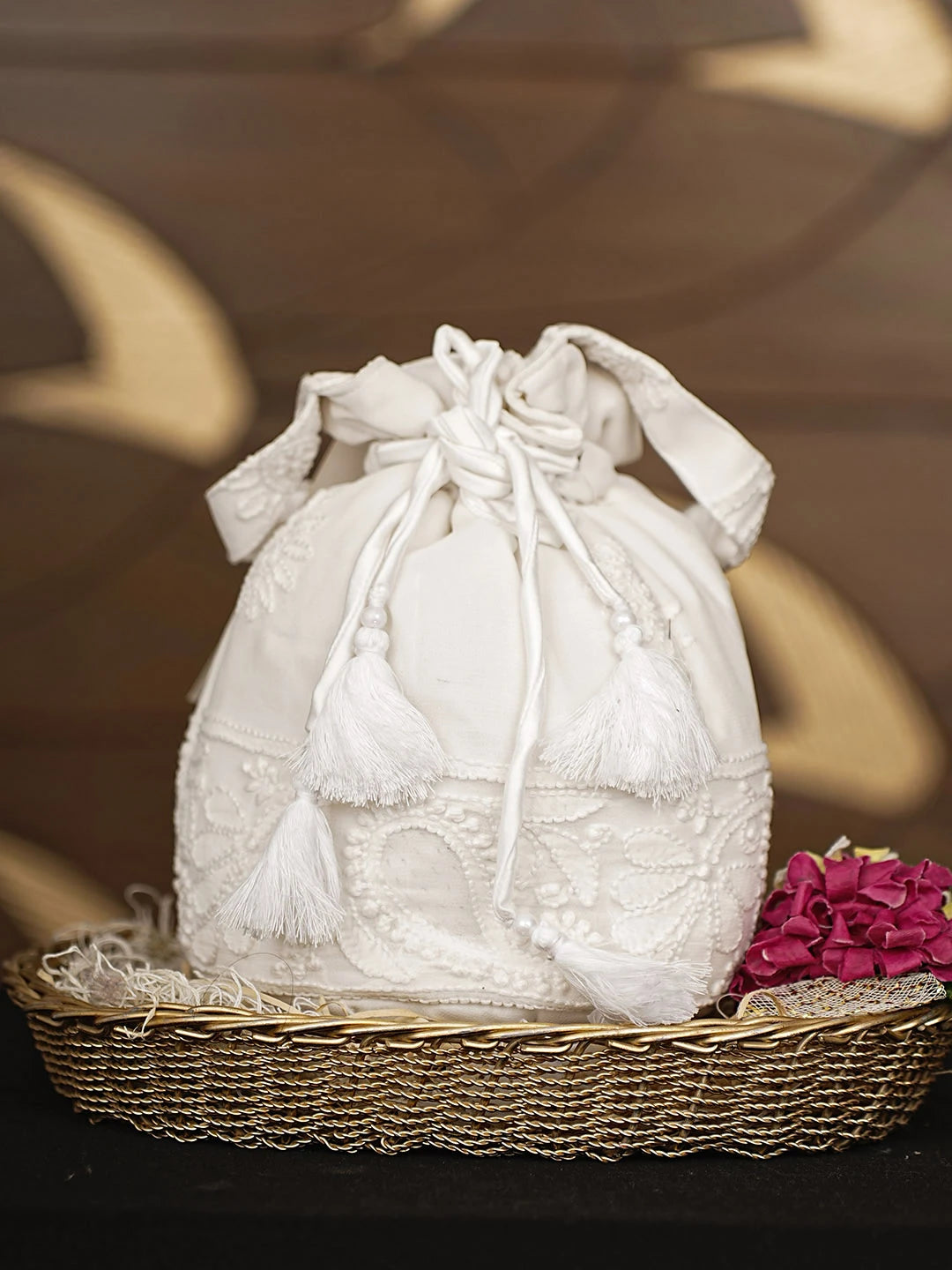 Ada Hand Embroidered White Pure Georgette Lucknowi Chikankari Potli Bag 01A916368