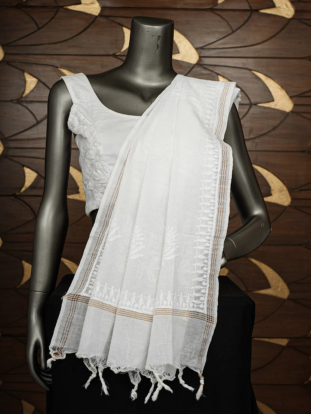 Ada Hand Embroidered White Cotton Lucknowi Chikankari Dupatta 01A950847