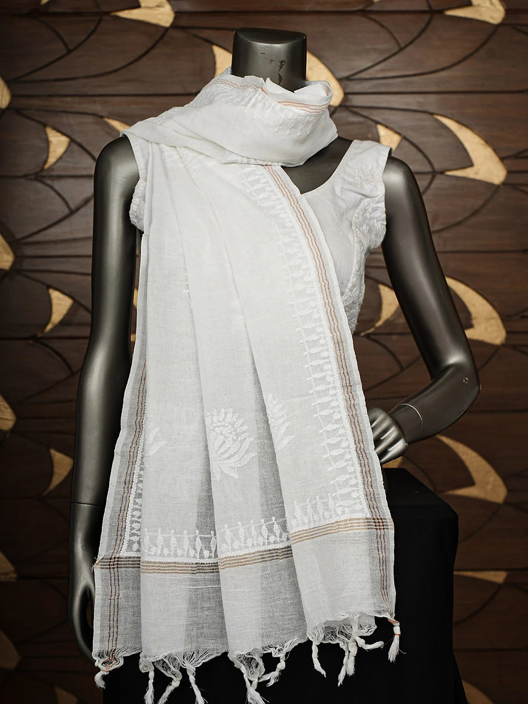 Ada Hand Embroidered White Cotton Lucknowi Chikankari Dupatta 01A950847