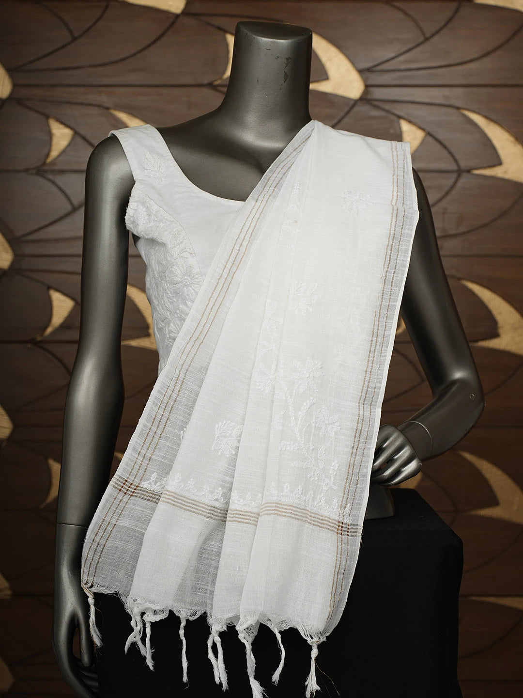 Ada Hand Embroidered White Cotton Lucknowi Chikankari Dupatta 01A950855