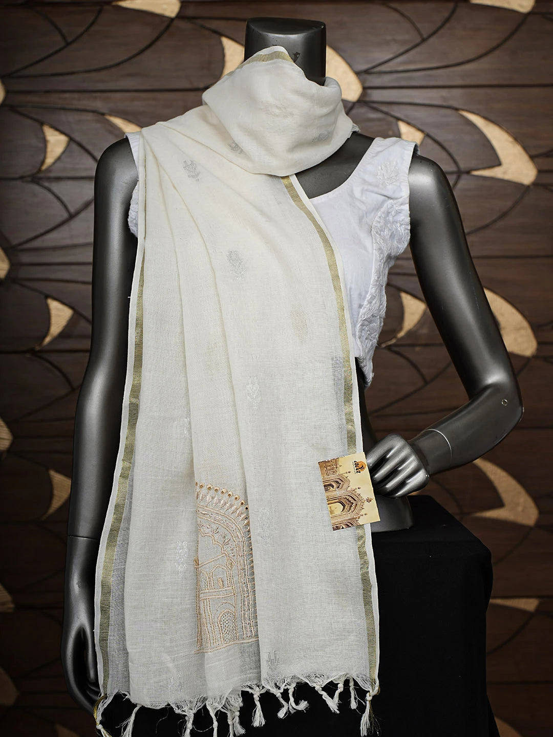 Ada Hand Embroidered White Cornsilk Linen Lucknowi Chikankari Dupatta With Zari Work 01A943578
