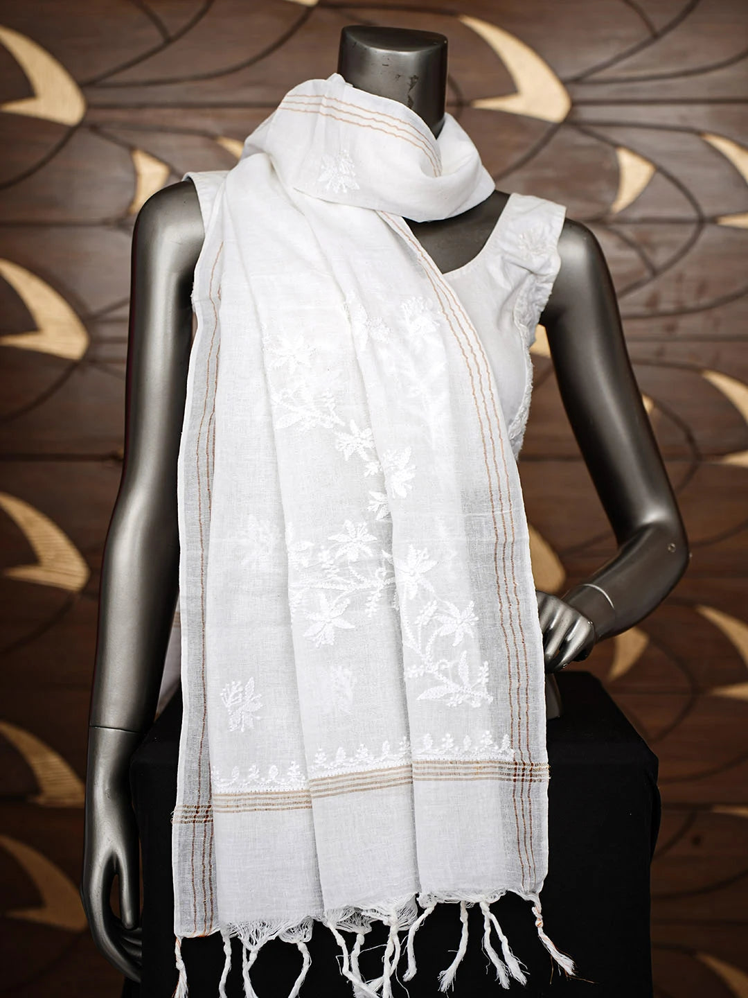 Ada Hand Embroidered White Cotton Lucknowi Chikankari Dupatta 01A950853