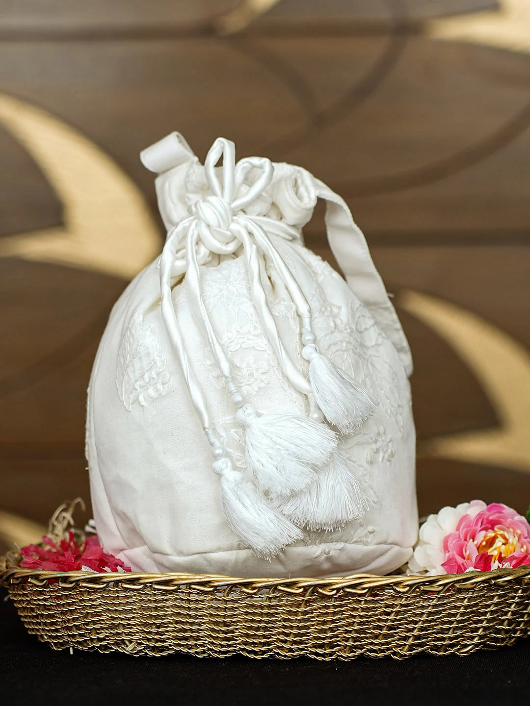 Ada Hand Embroidered White Cotton Lucknowi Chikankari Potli Bag 01A916367