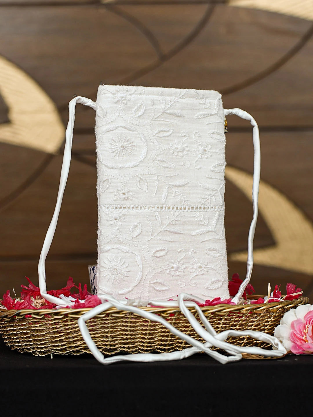 Ada Hand Embroidered White Cotton Lucknowi Chikankari Mobile Cover 01A923029