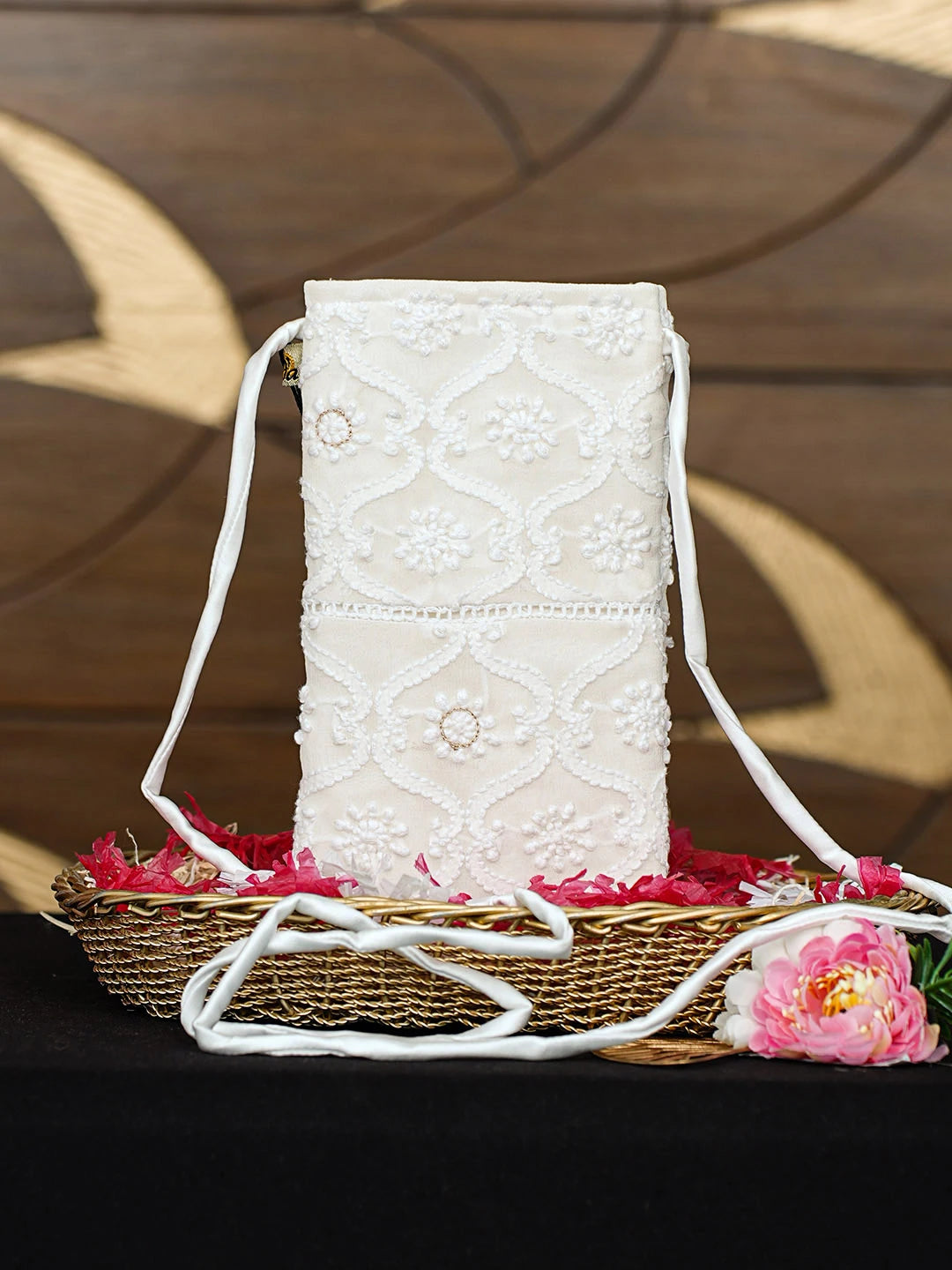 Ada Hand Embroidered White Pure Georgette Lucknowi Chikankari Mobile Cover With Zari Work 01A923027