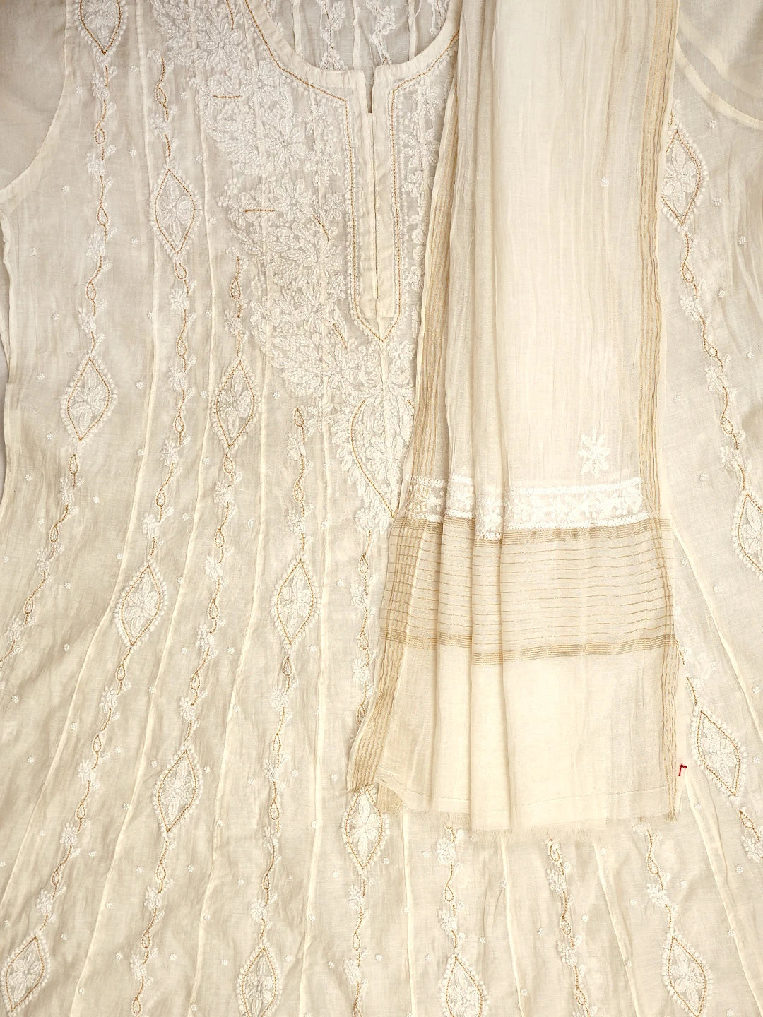 Ada Hand Embroidered White Chanderi Lucknowi Chikankari Semi-Stitched Anarkali Kurta Dupatta Set With Pearl Work 01A890295