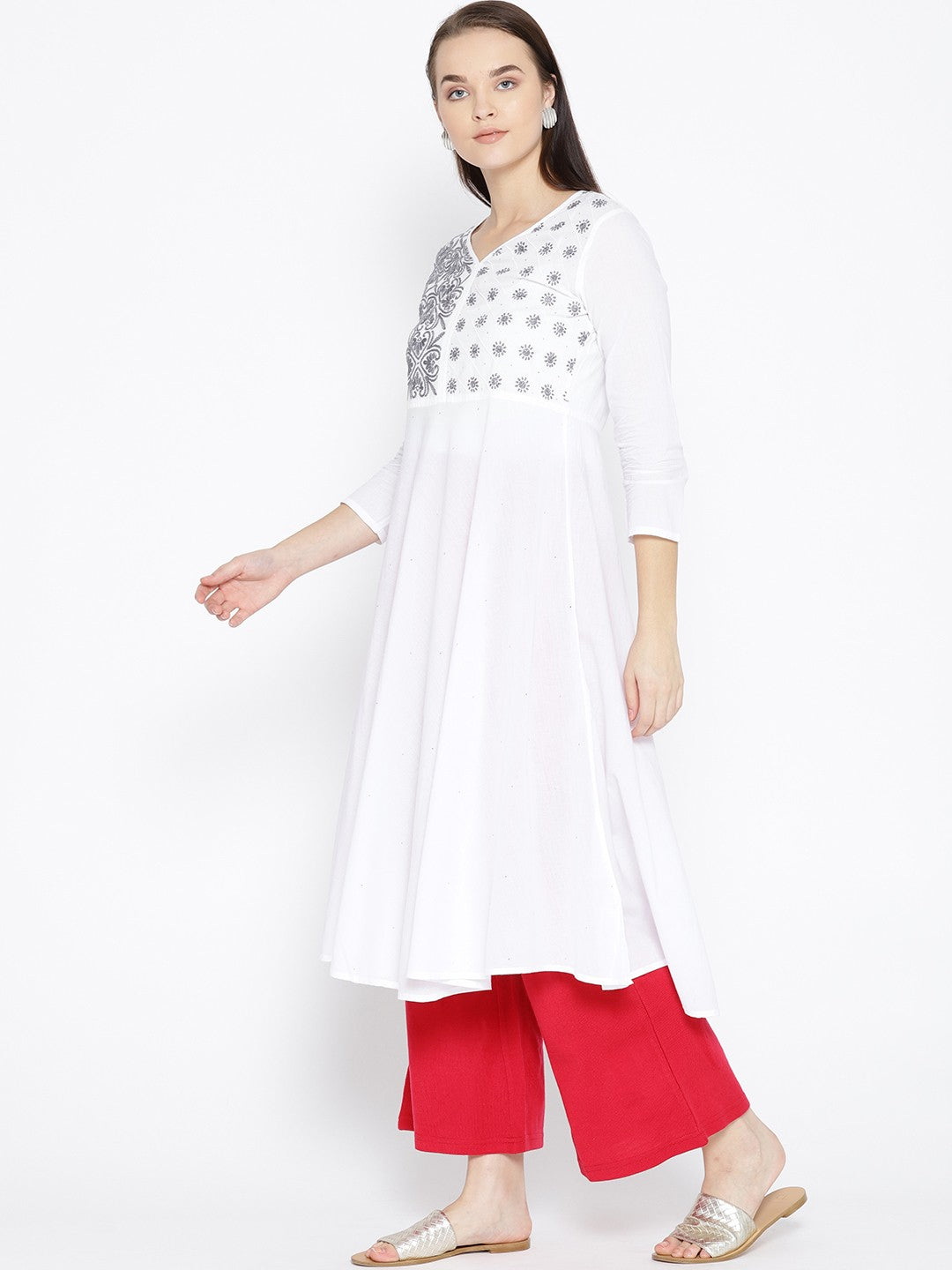 Ada Hand Embroidered White Cotton Lucknowi Chikankari Straight Kurta With Muqaish Work A100056