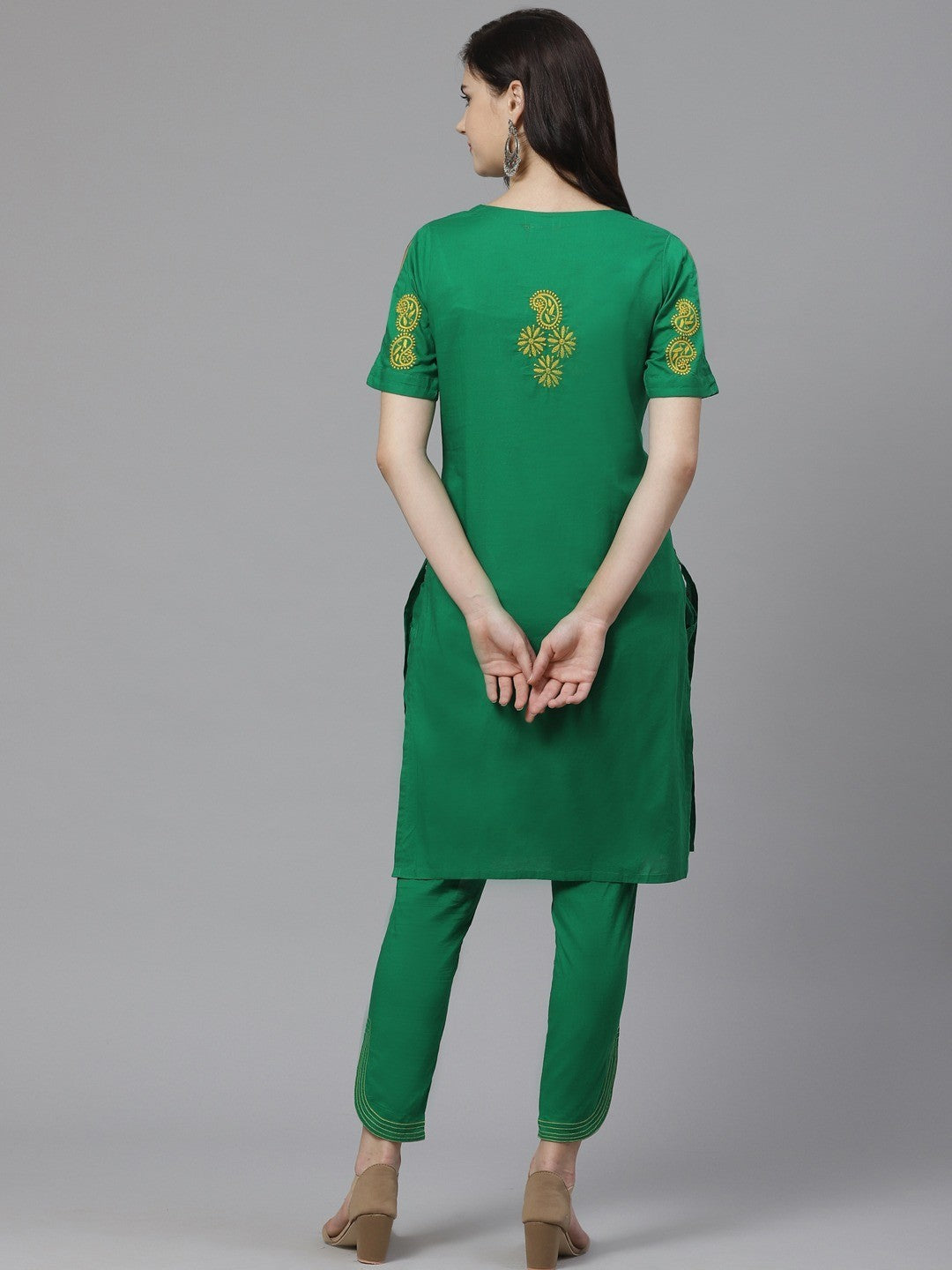 Ada Hand Embroidered Green Cotton Lucknowi Chikankari Straight Kurta With Trouser Set A100332