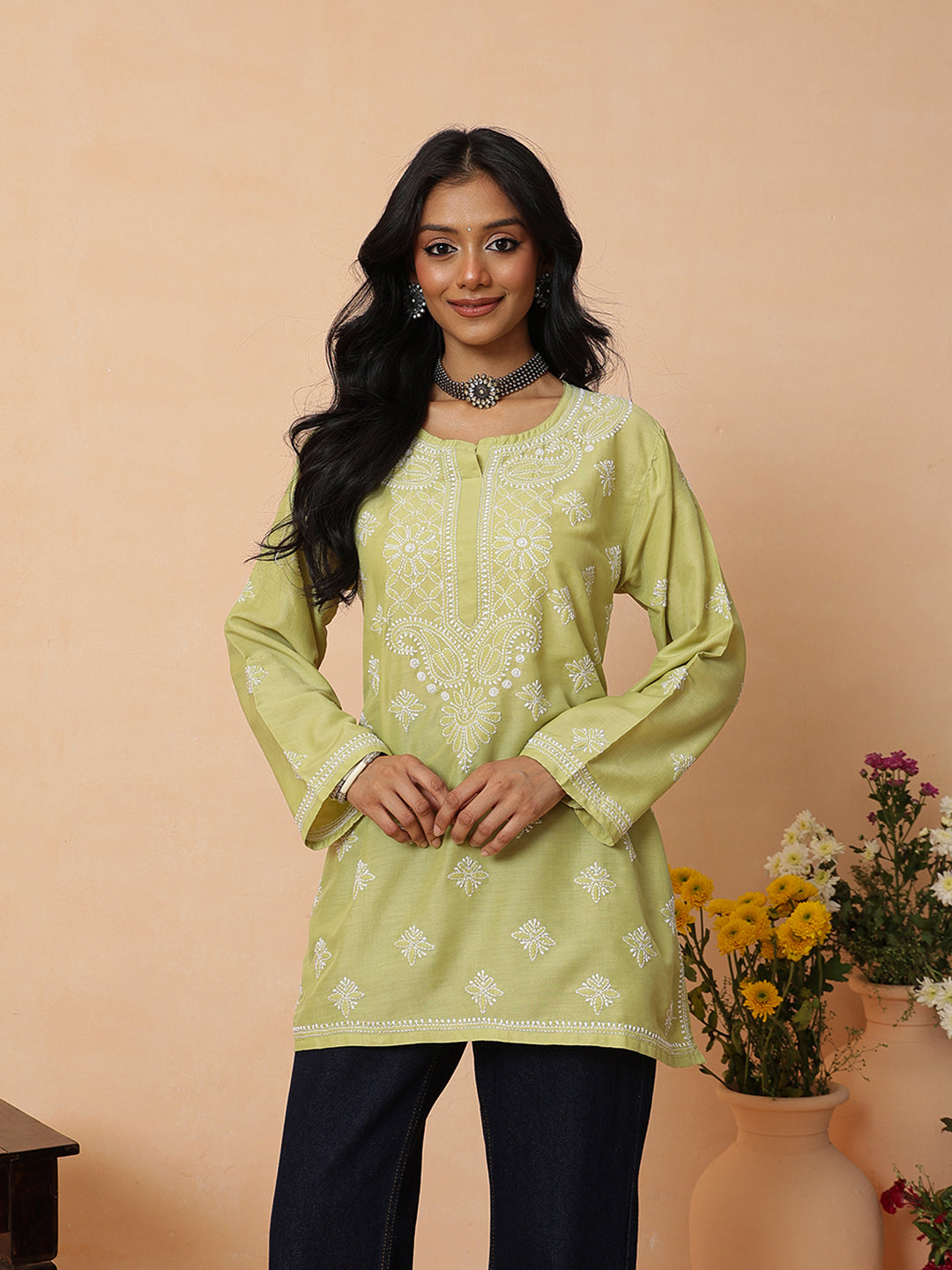 Ada Hand Embroidered Green Muslin Lucknowi Chikankari Short Kurti A911575_2