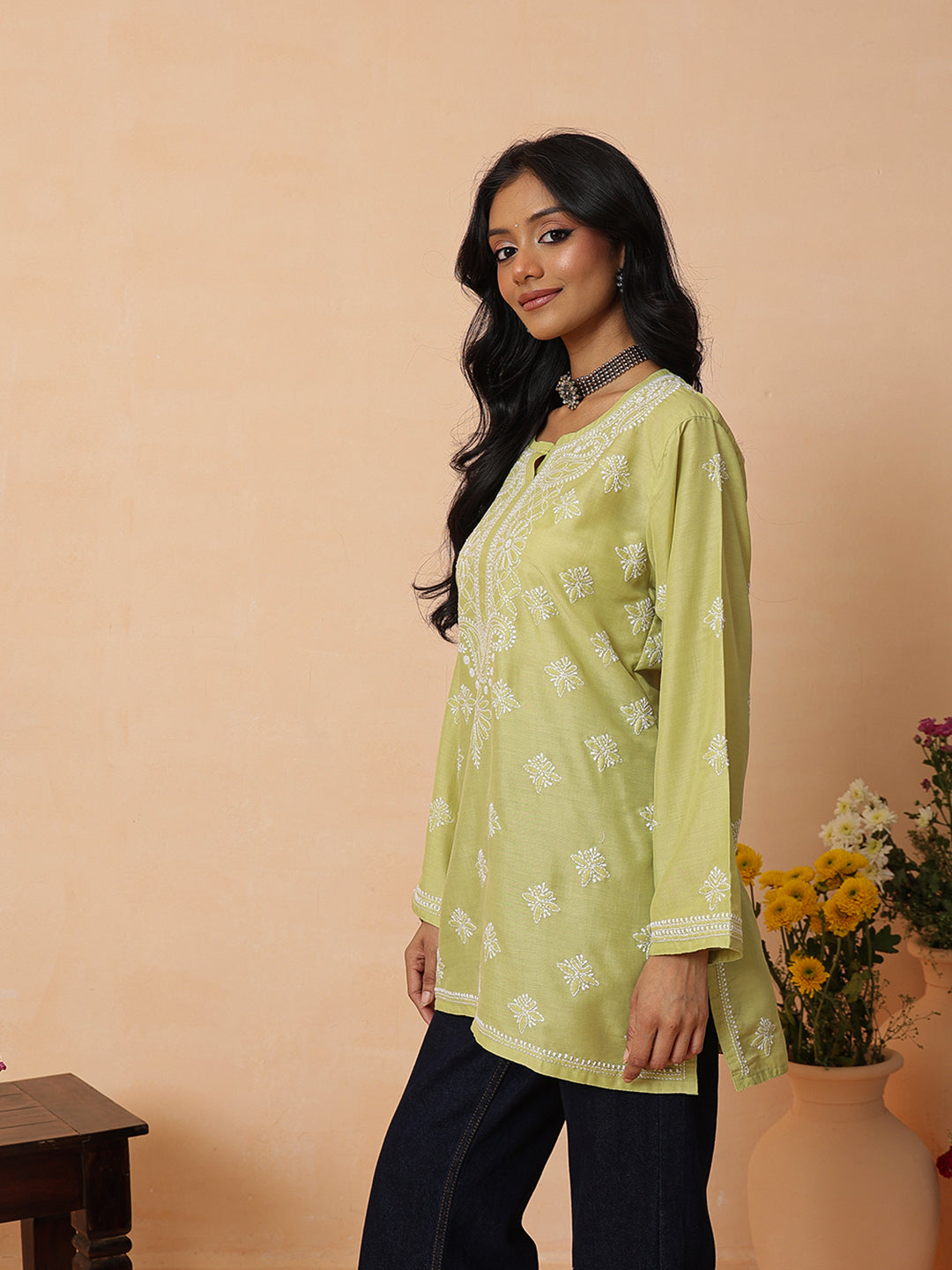 Ada Hand Embroidered Green Muslin Lucknowi Chikankari Short Kurti A911575_