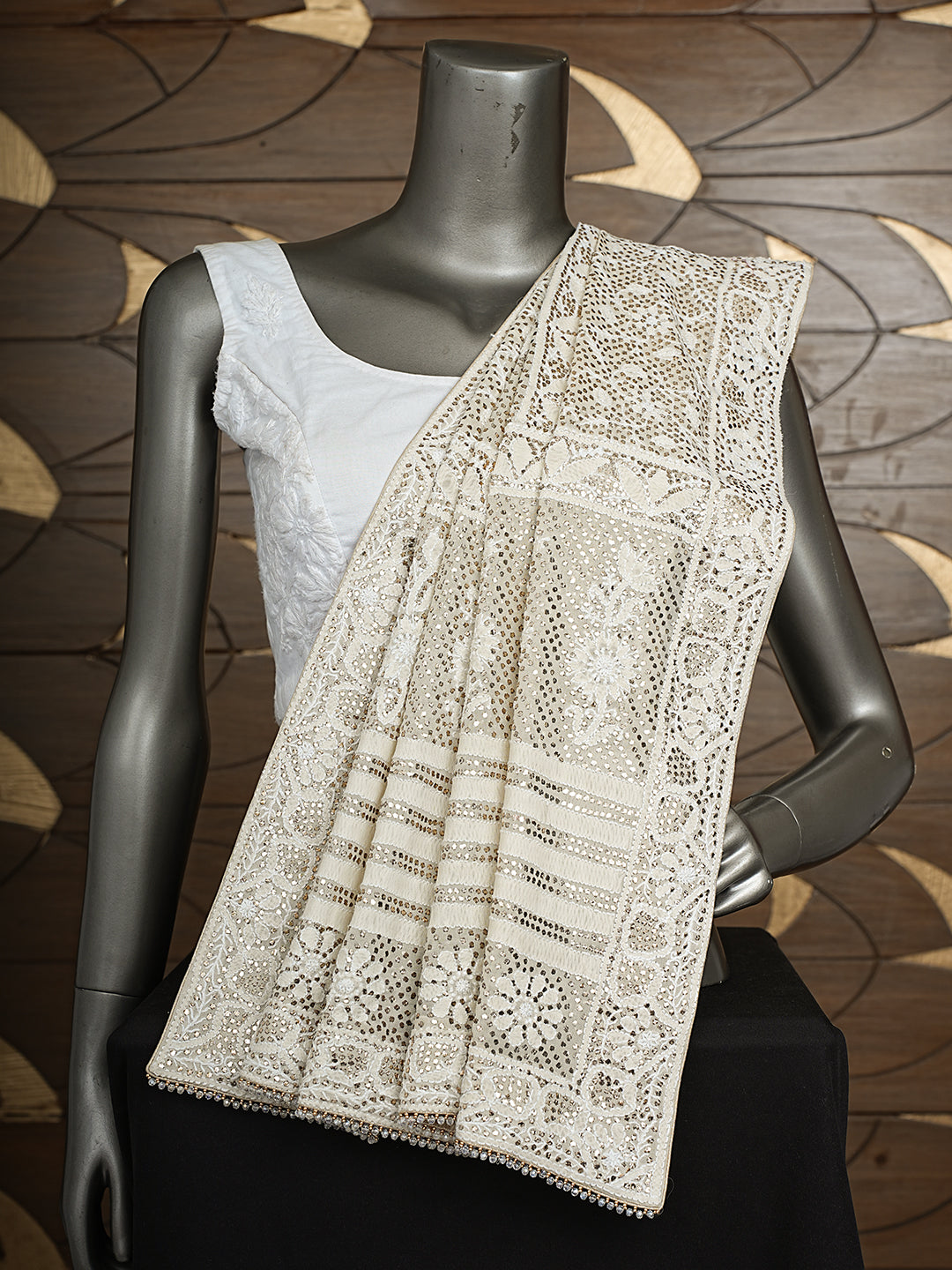 Ada Hand Embroidered Off White Pure Georgette Lucknowi Chikankari Dupatta With MuqaishMukaish Work 01A889820_1
