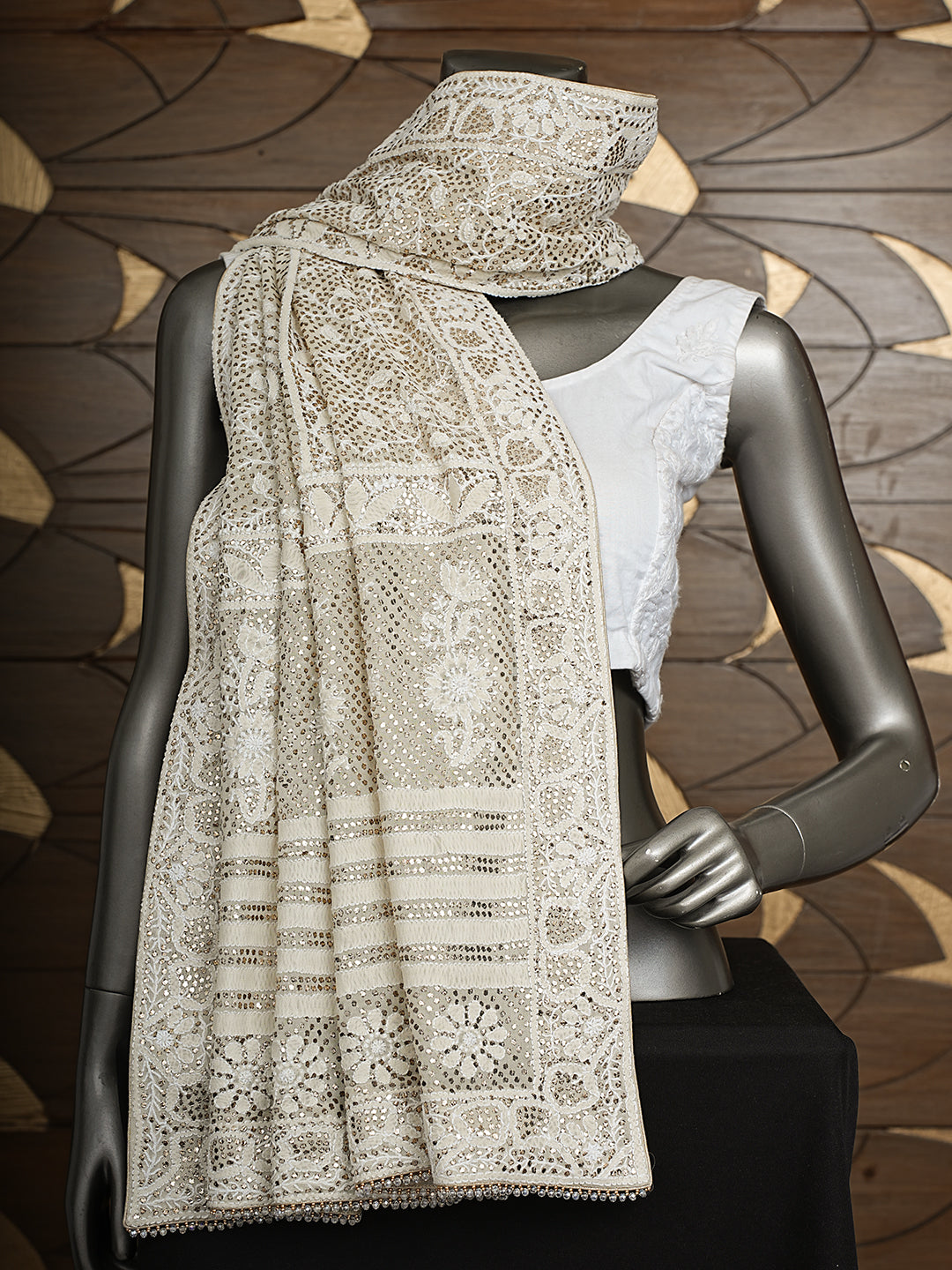 Ada Hand Embroidered Off White Pure Georgette Lucknowi Chikankari Dupatta With MuqaishMukaish Work 01A889820_2