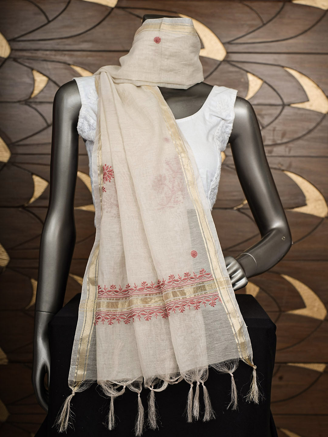 Ada Hand Embroidered Off white Chanderi Lucknowi Chikankari Dupatta 07A501167