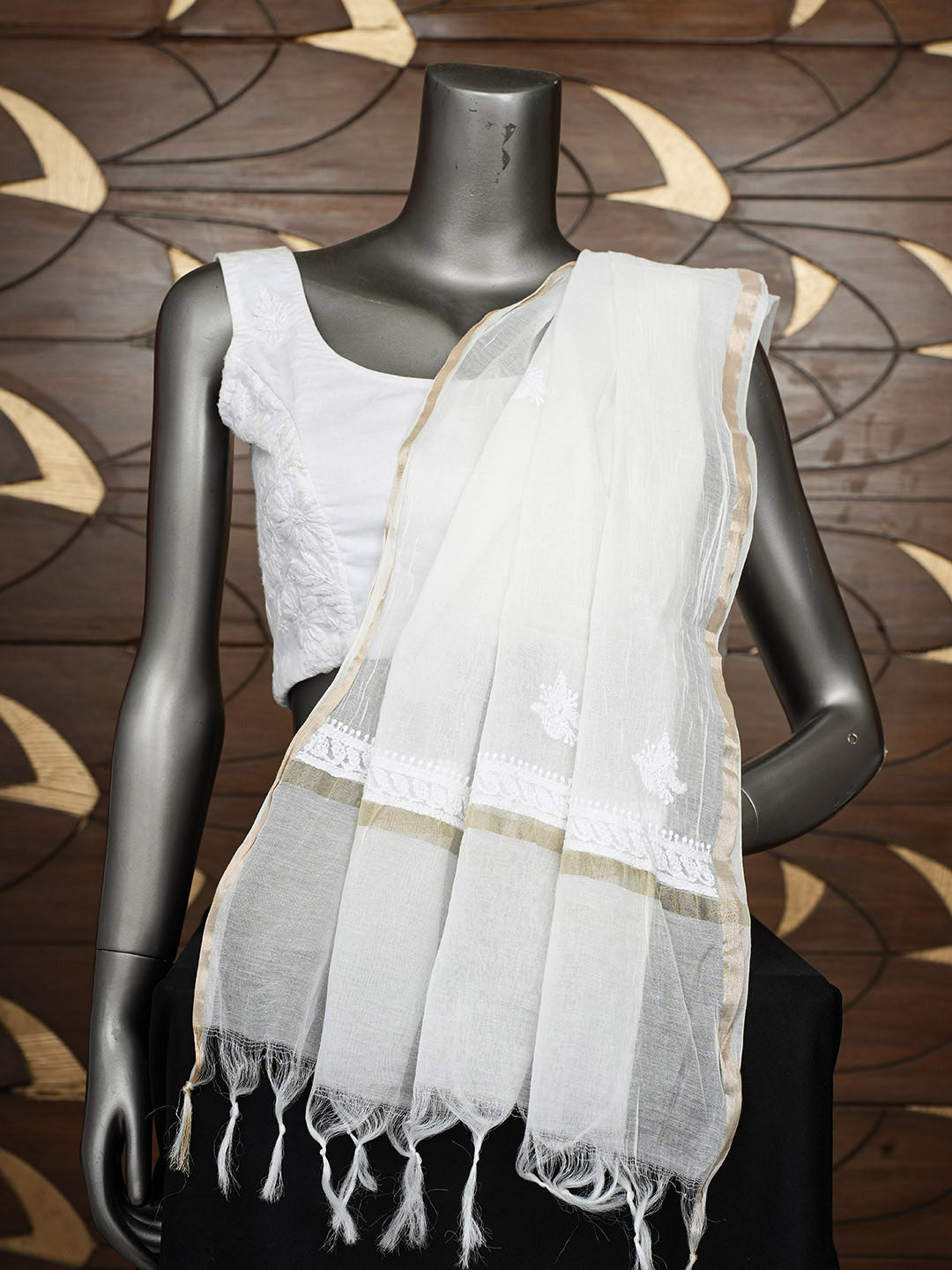 Ada Hand Embroidered White Chanderi Lucknowi Chikankari Dupatta 01A965768