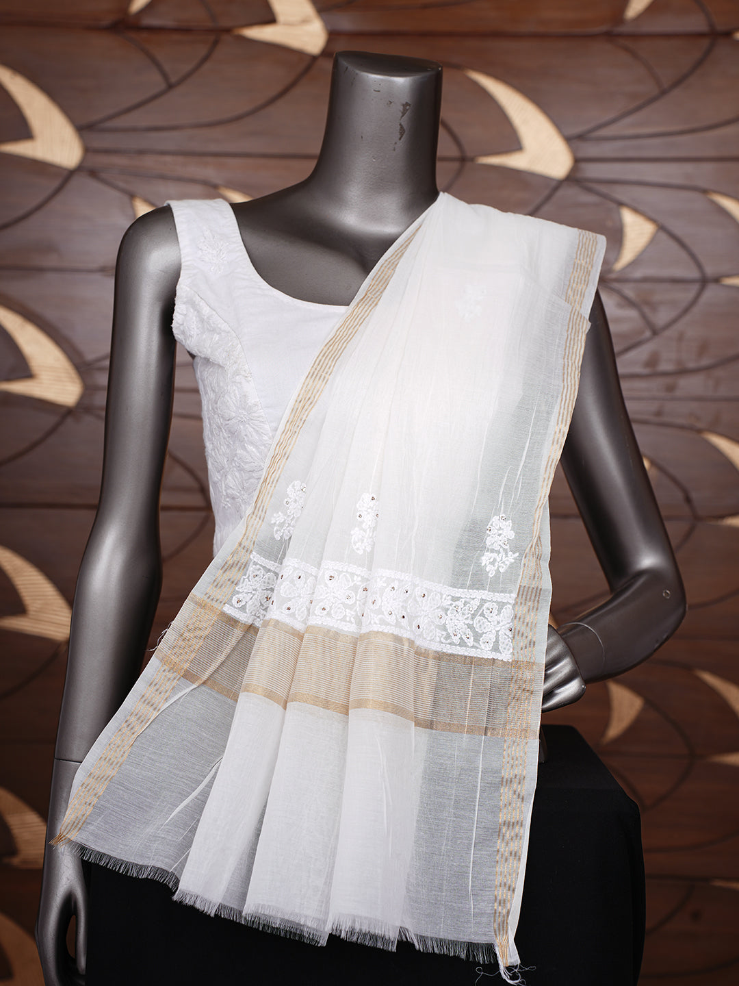 Ada Hand Embroidered White Chanderi Lucknowi Chikankari Dupatta With Muqaish/Mukaish Work 01A1014087_2