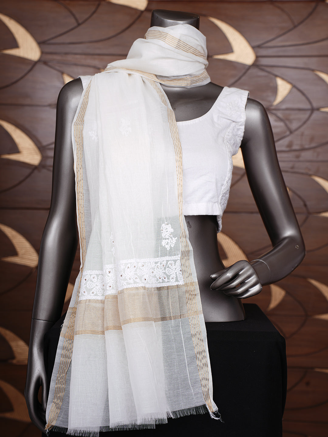 Ada Hand Embroidered White Chanderi Lucknowi Chikankari Dupatta With Muqaish/Mukaish Work 01A1014087_3