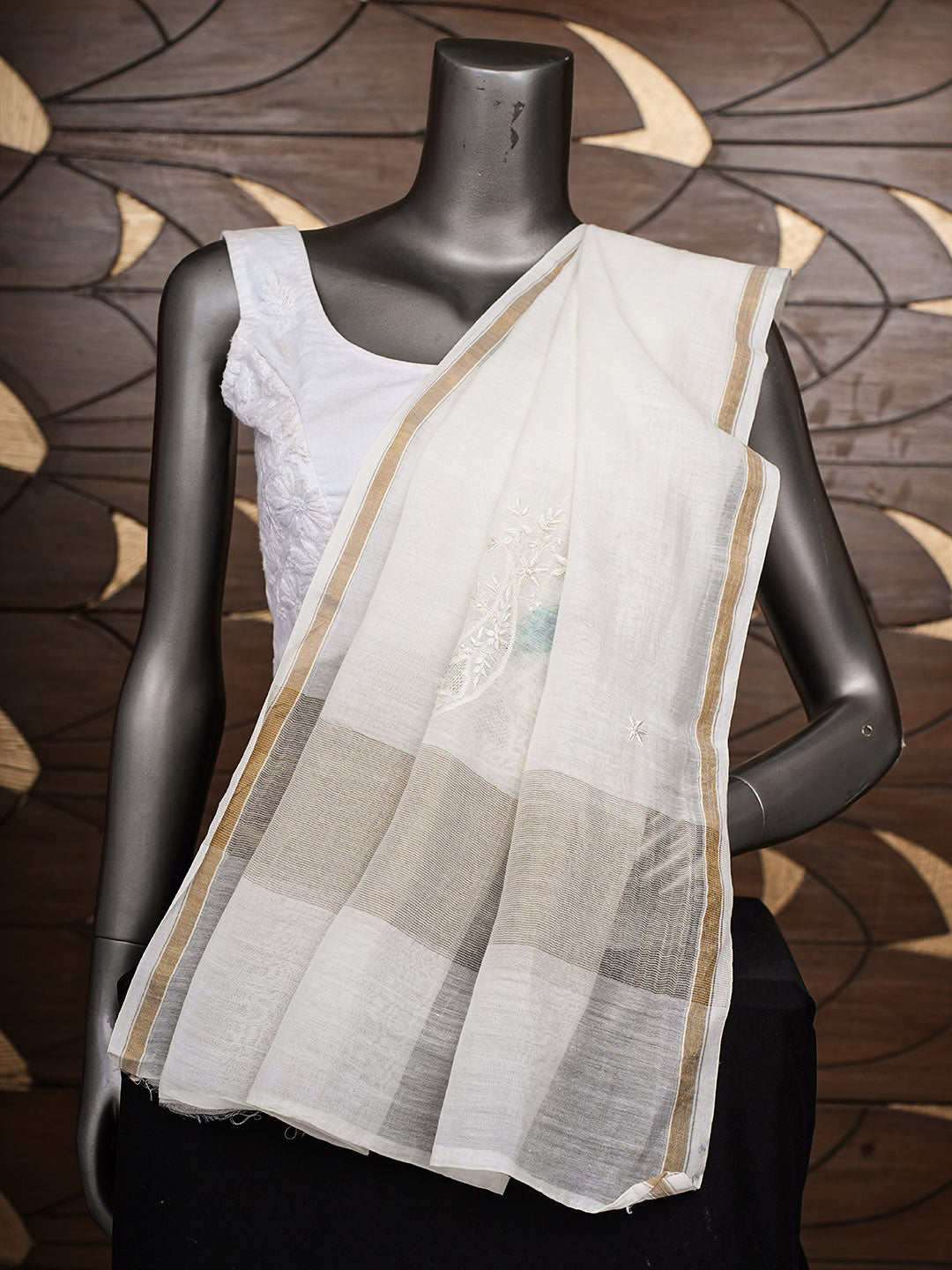 Ada Hand Embroidered White Chanderi Lucknowi Chikankari Dupatta With Zari Taar Wrok 01A947220