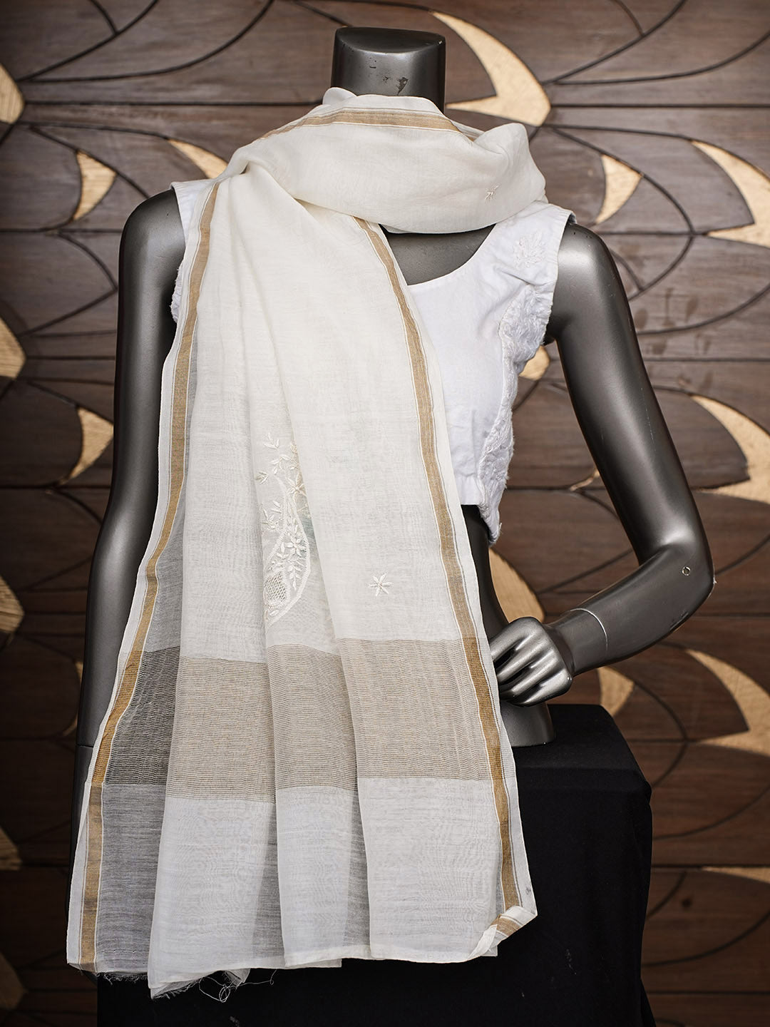 Ada Hand Embroidered White Chanderi Lucknowi Chikankari Dupatta With Zari Taar Wrok 01A947220