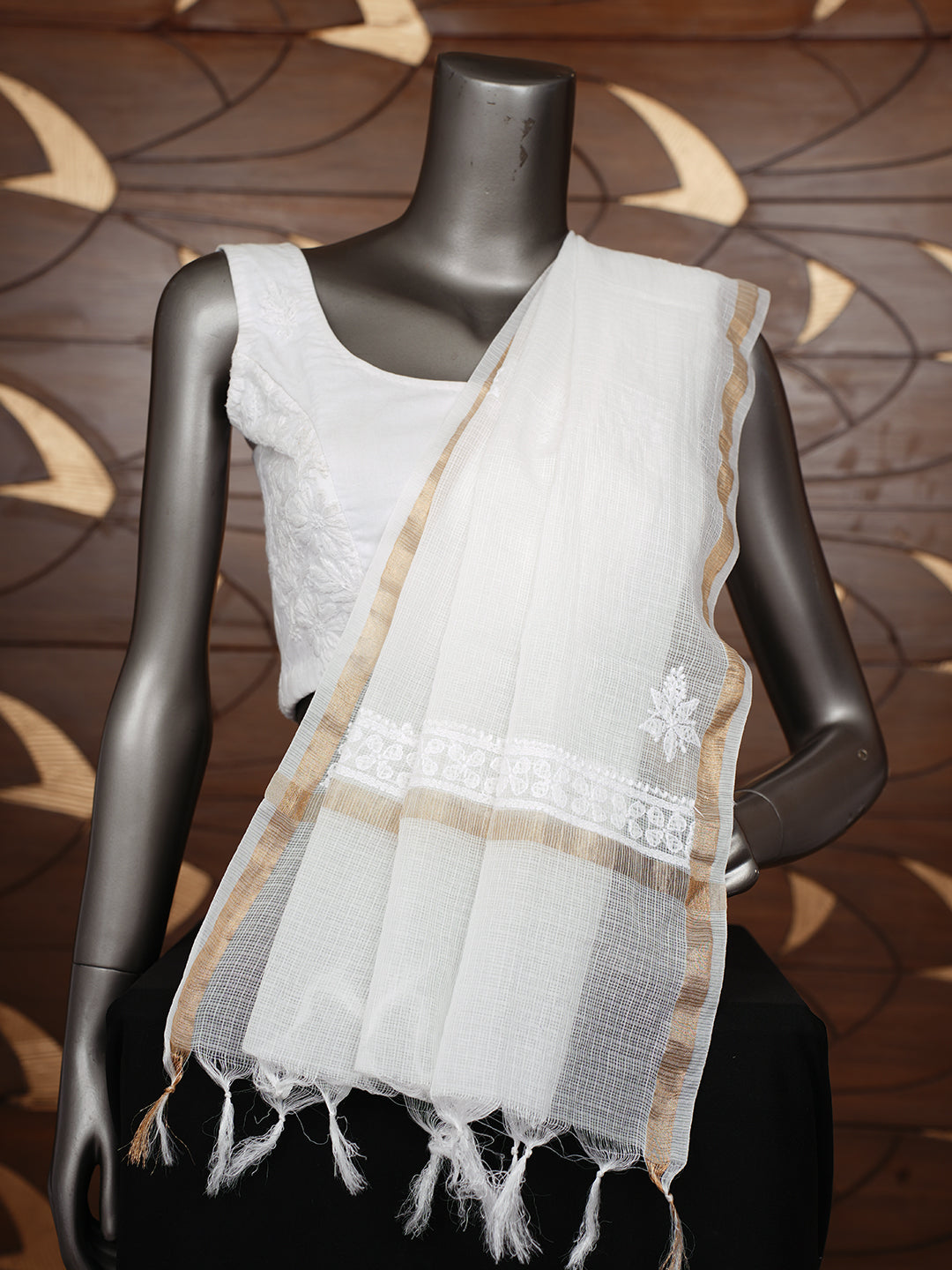 Ada Hand Embroidered White Kota Chanderi Lucknowi Chikankari Dupatta 01A1014228_2