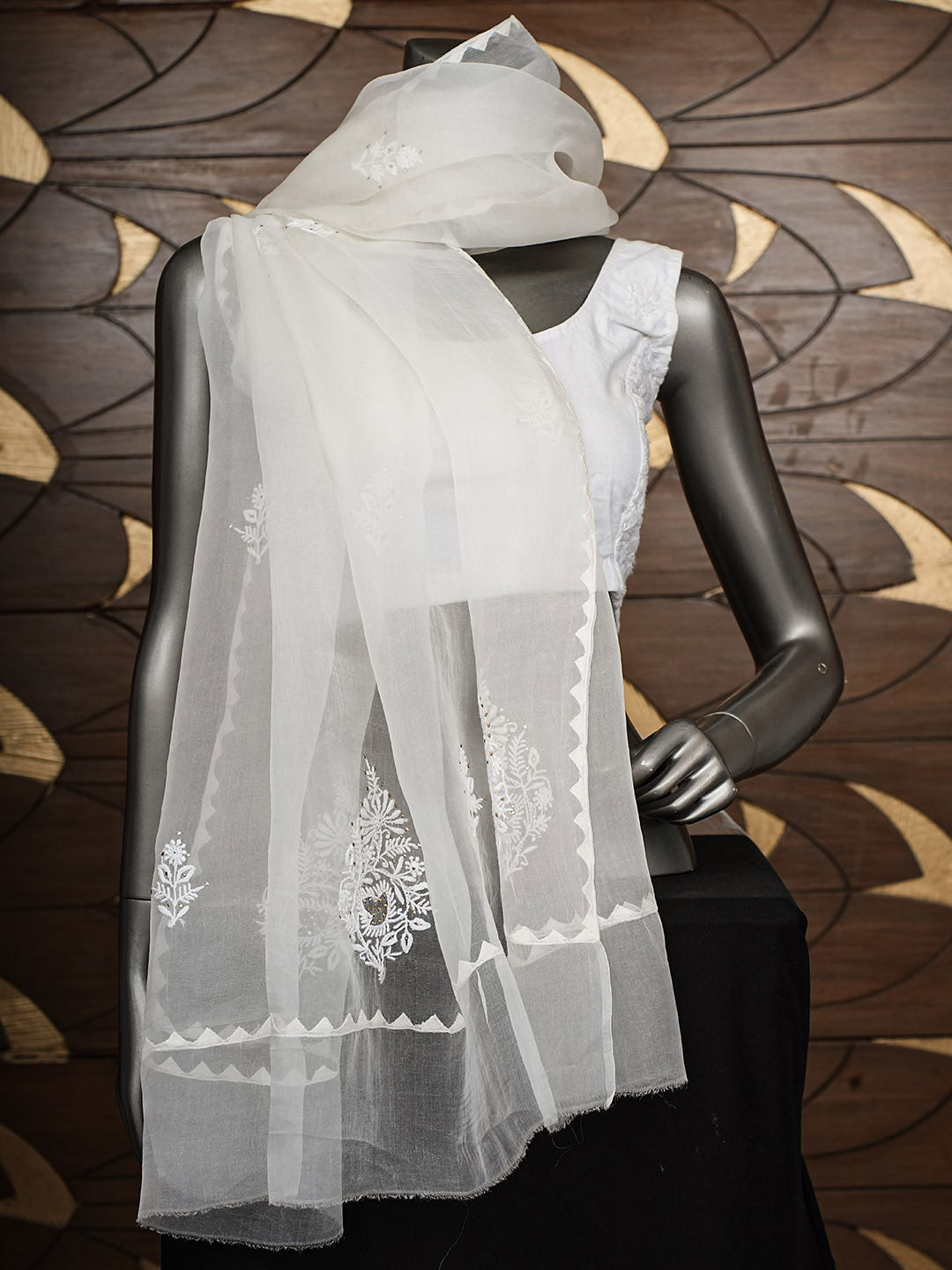 Ada Hand Embroidered White Organza Lucknowi Chikankari Dupatta With Mukaish Work 01A517562