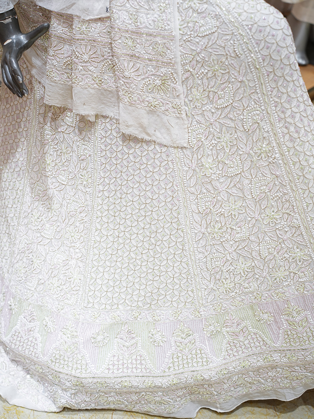 AdaHandEmbroideredWhitePureGeorgetteLucknowiChikankariLehengaSetWithSequinnedWork01A997807_3
