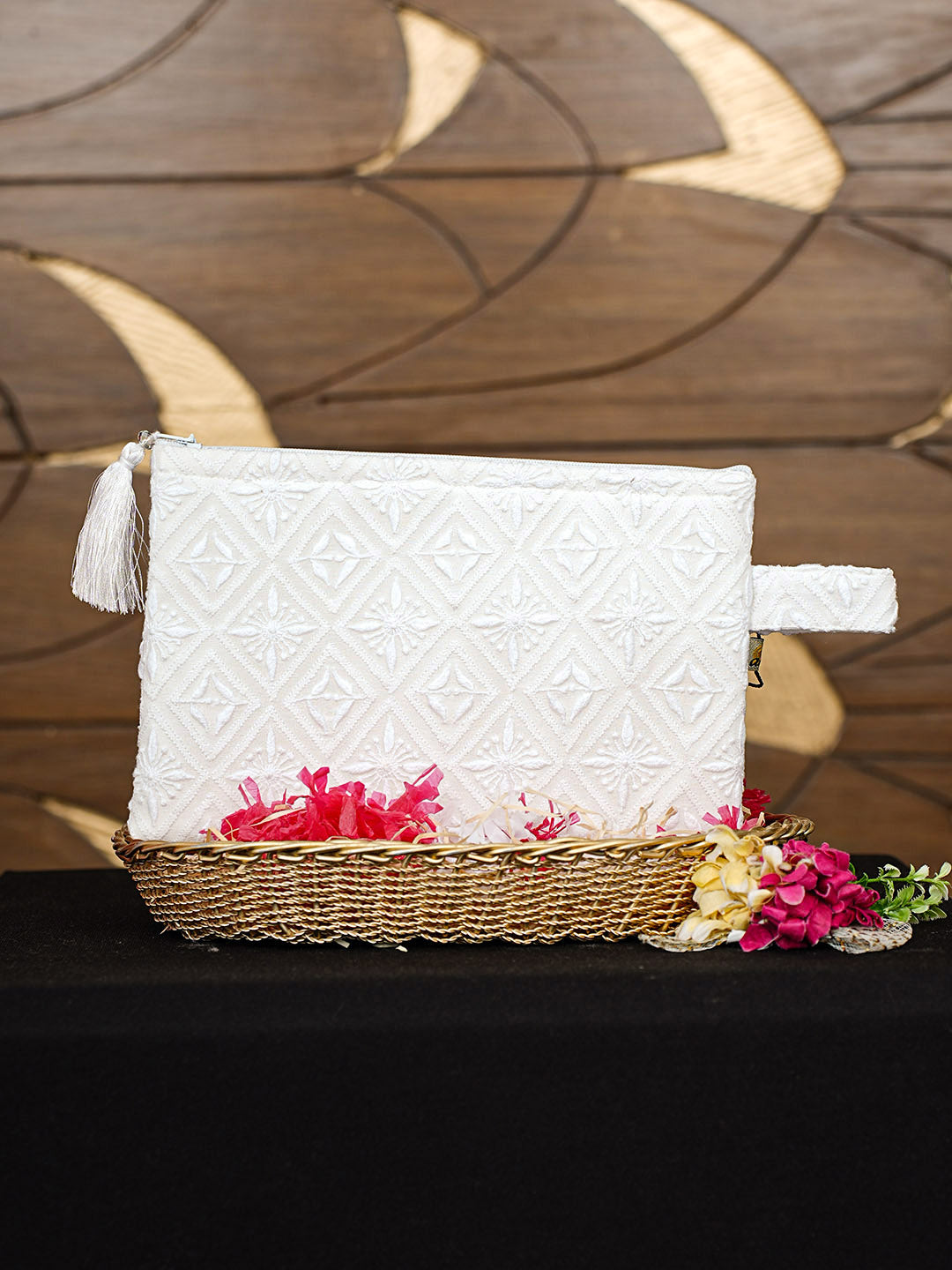 Ada Hand Embroidered White Pure Georgette Lucknowi Chikankari Pouch 01A965111