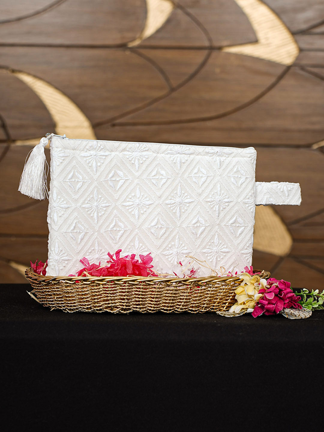 Ada Hand Embroidered White Pure Georgette Lucknowi Chikankari Pouch 01A965111