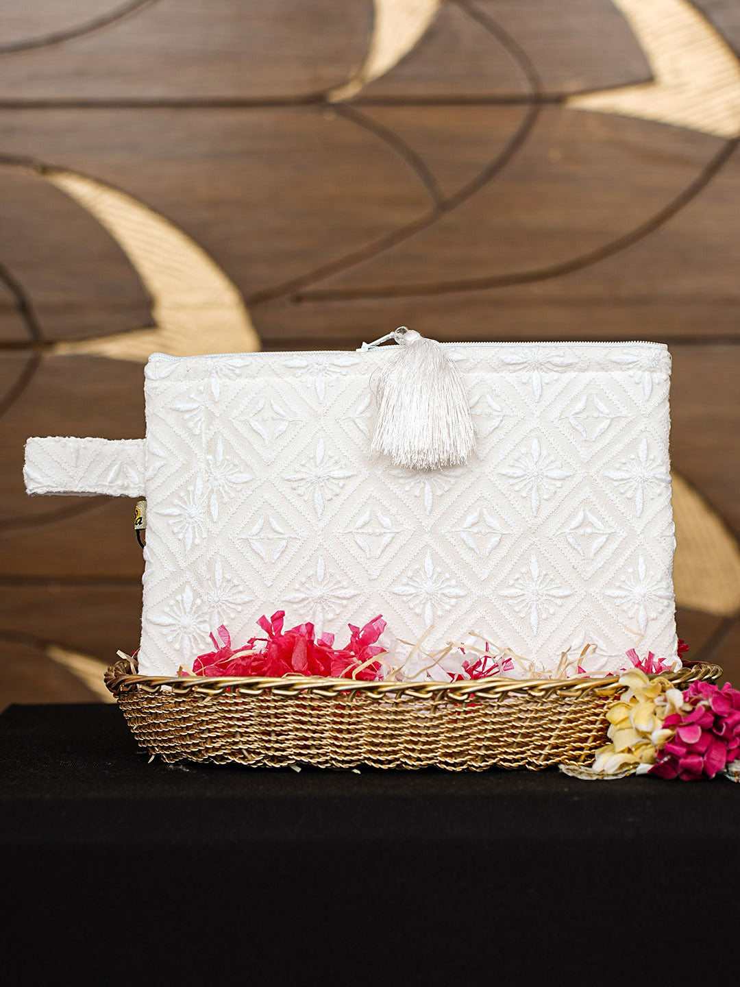 Ada Hand Embroidered White Pure Georgette Lucknowi Chikankari Pouch 01A965111