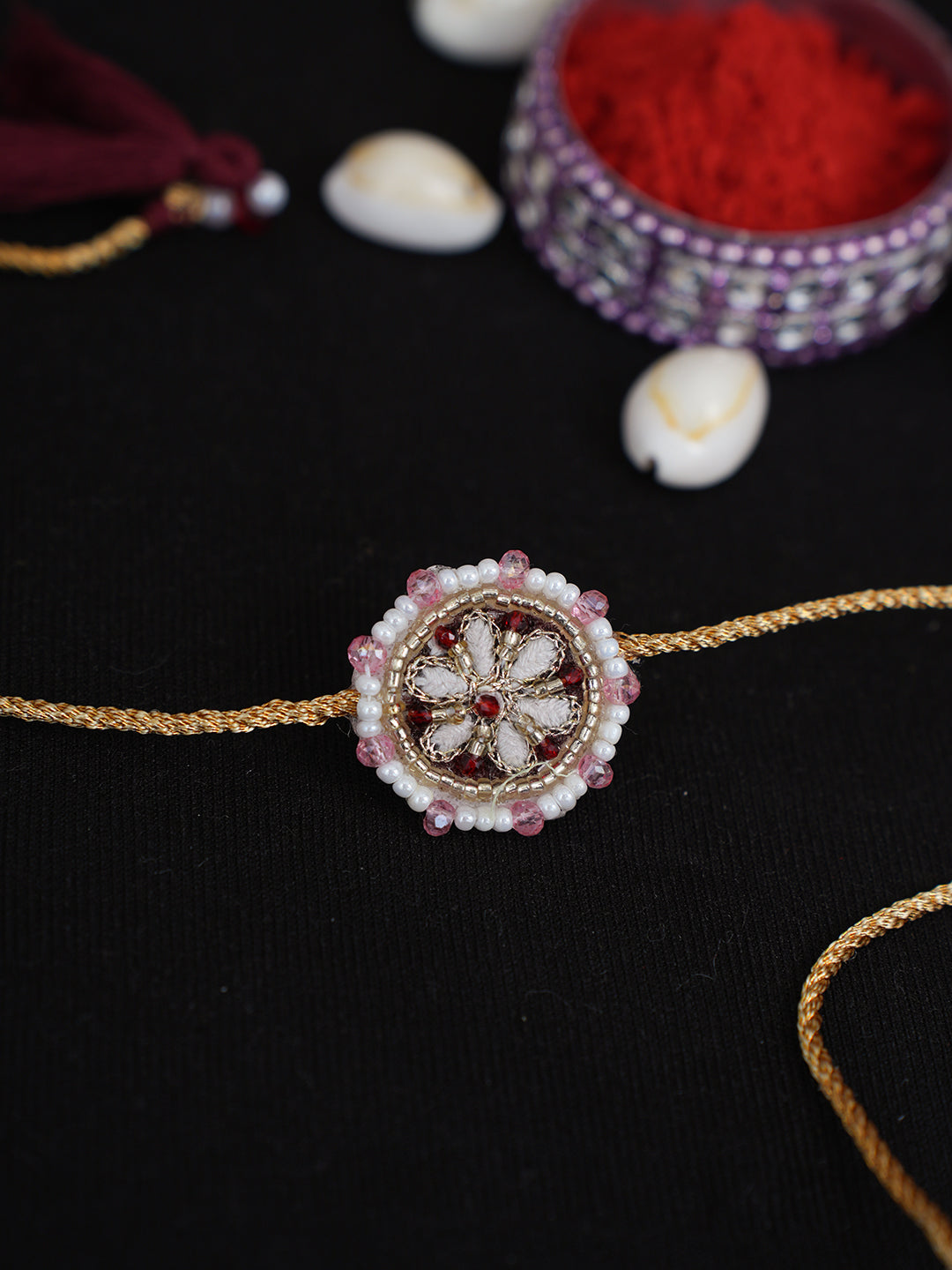 AdaHandEmbroideredWhiteRakshaSutraRakhiWithCutdanaWork08A503257_2
