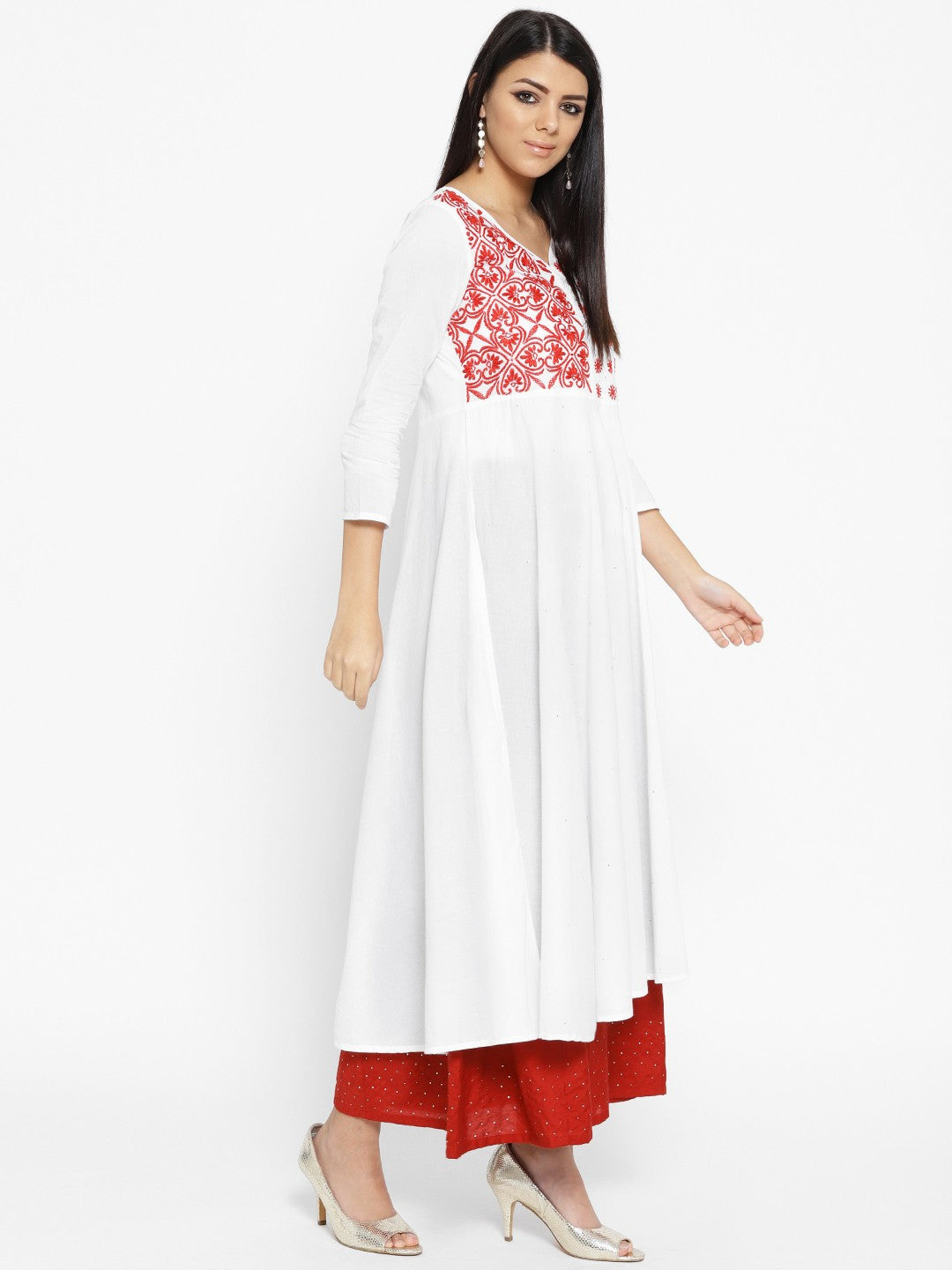 Ada Hand Embroidered White Cotton Lucknowi Chikankari Straight Kurta With Muqaish Work A100053