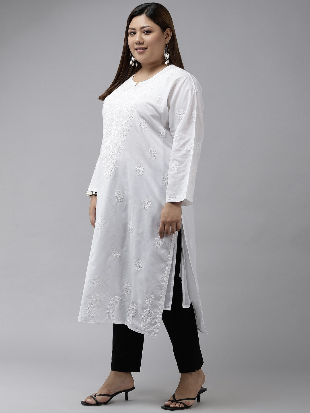 Ada Hand Embroidered White Cotton Lucknowi Chikankari Straight Kurta A100344
