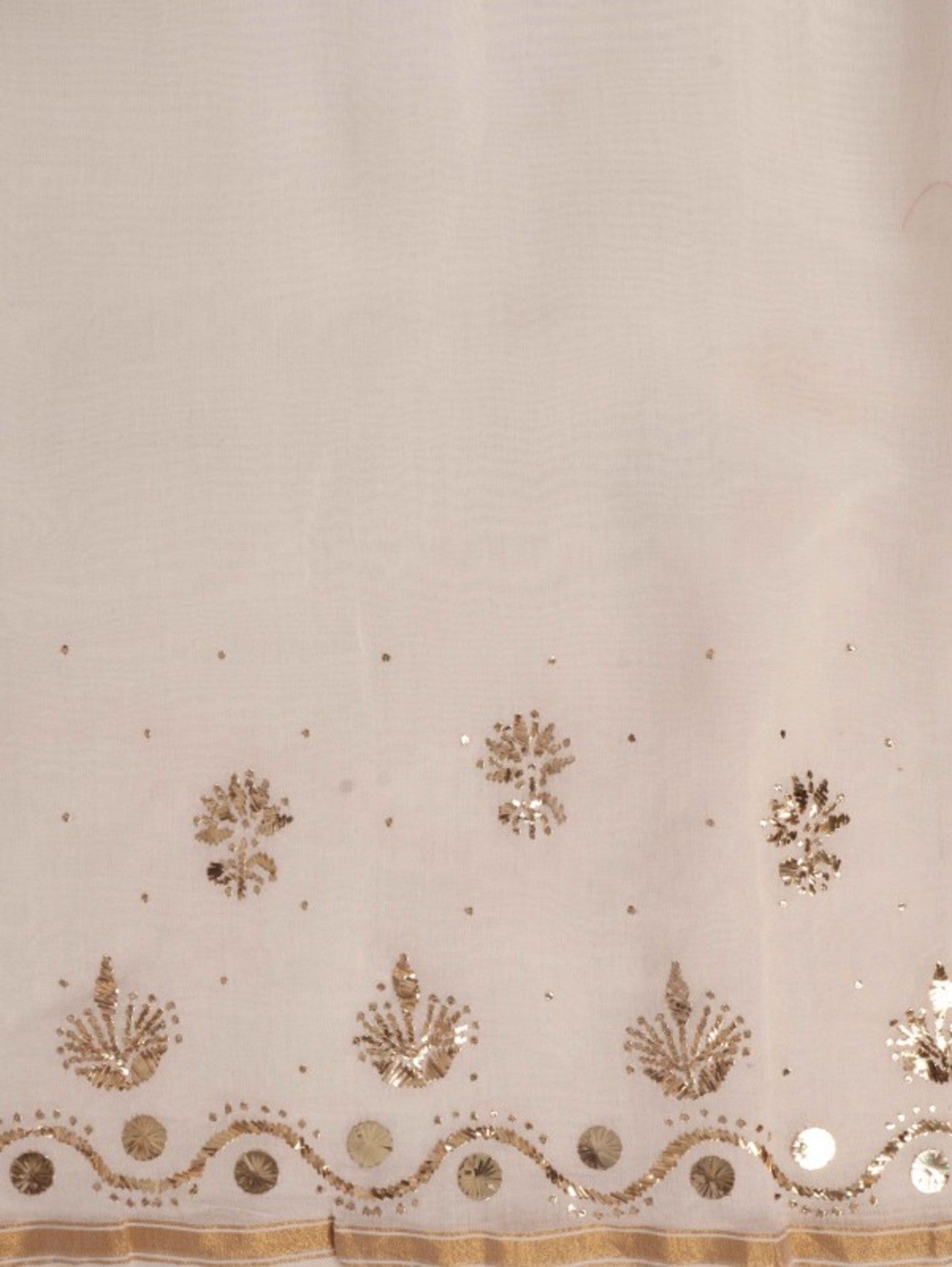 Ada Hand Embroidered Off White Chanderi Lucknowi Chikankari Saree/Blouse With Muqaish Work A610118
