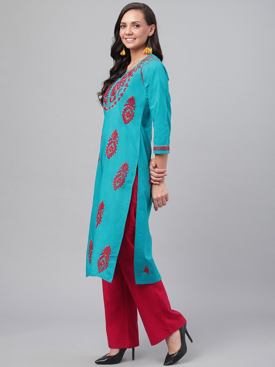 Ada Hand Embroidered Green Cotton Lucknowi Chikankari Straight Kurta A226000