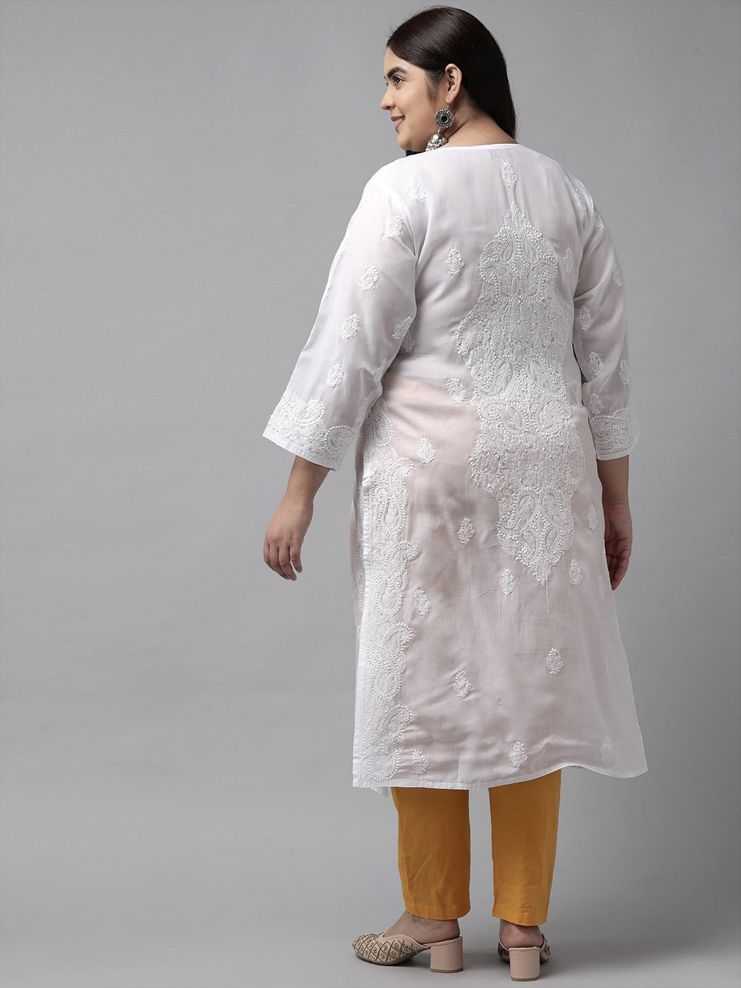 Ada Hand Embroidered White Cotton Lucknowi Chikankari Straight Kurta A100356