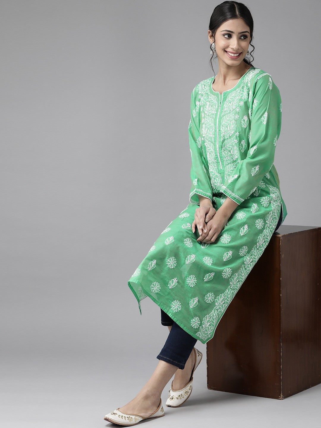 Ada Hand Embroidered Green Chanderi Lucknow Chikankari Straight Kurta A411176