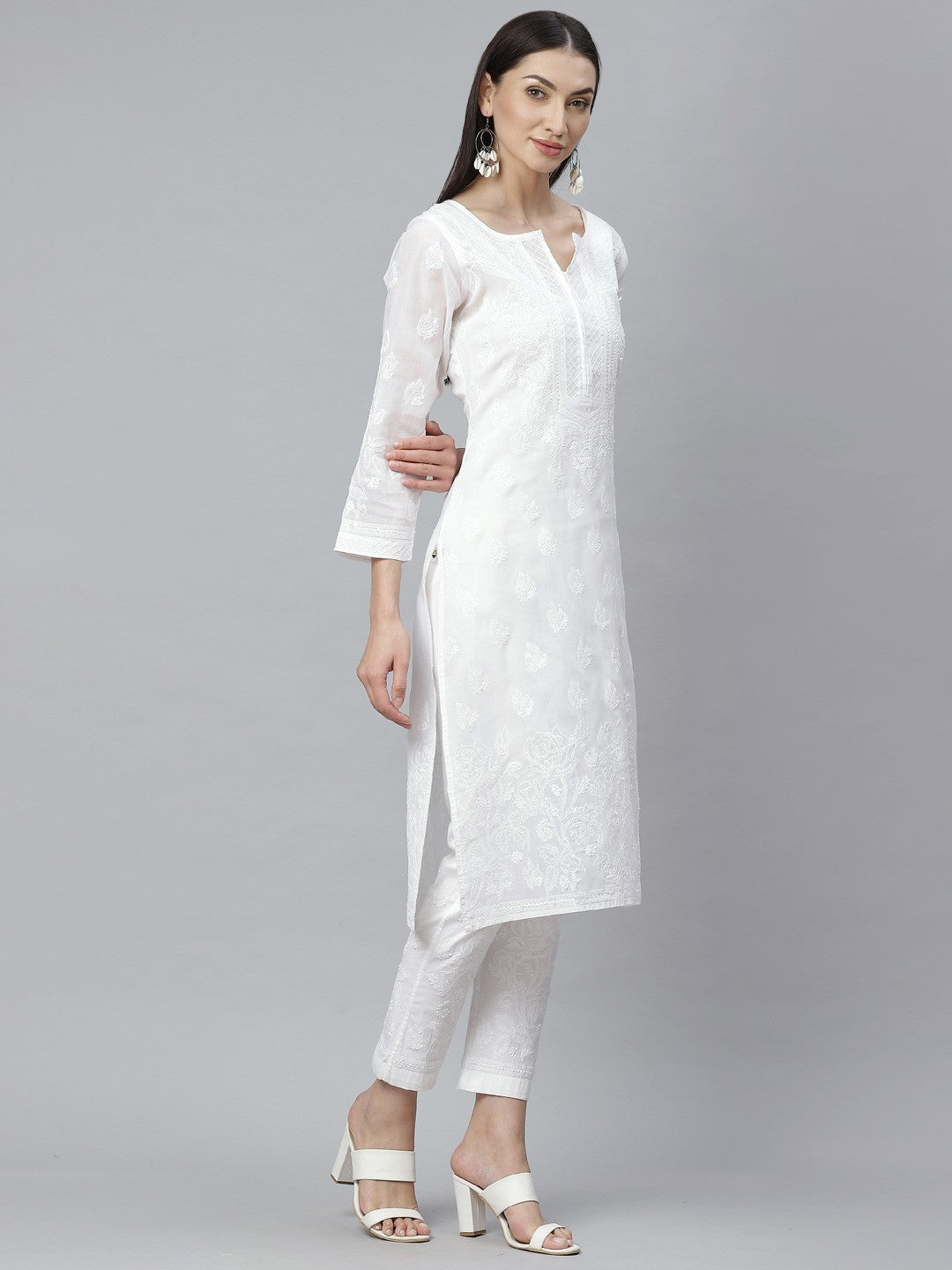 Ada Hand Embroidered White Cotton Lucknowi Chikankari Straight Kurta With Trouser Set A811137