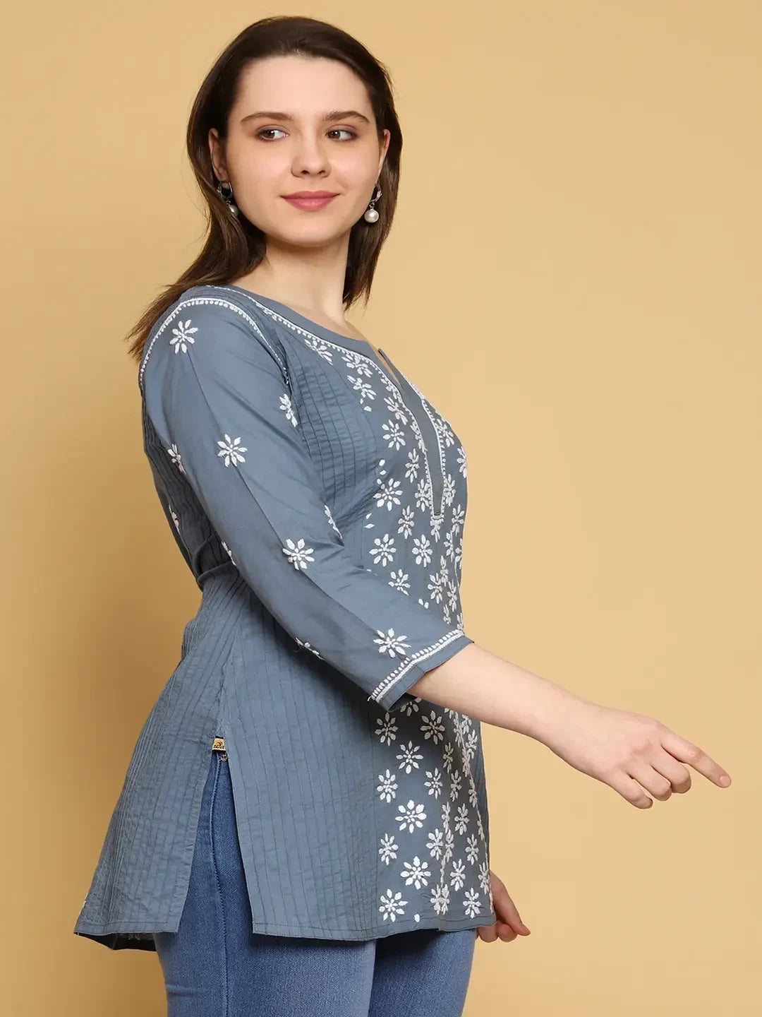 Ada Hand Embroidered Grey Cotton Lucknowi Chikankari Straight Kurti A911296