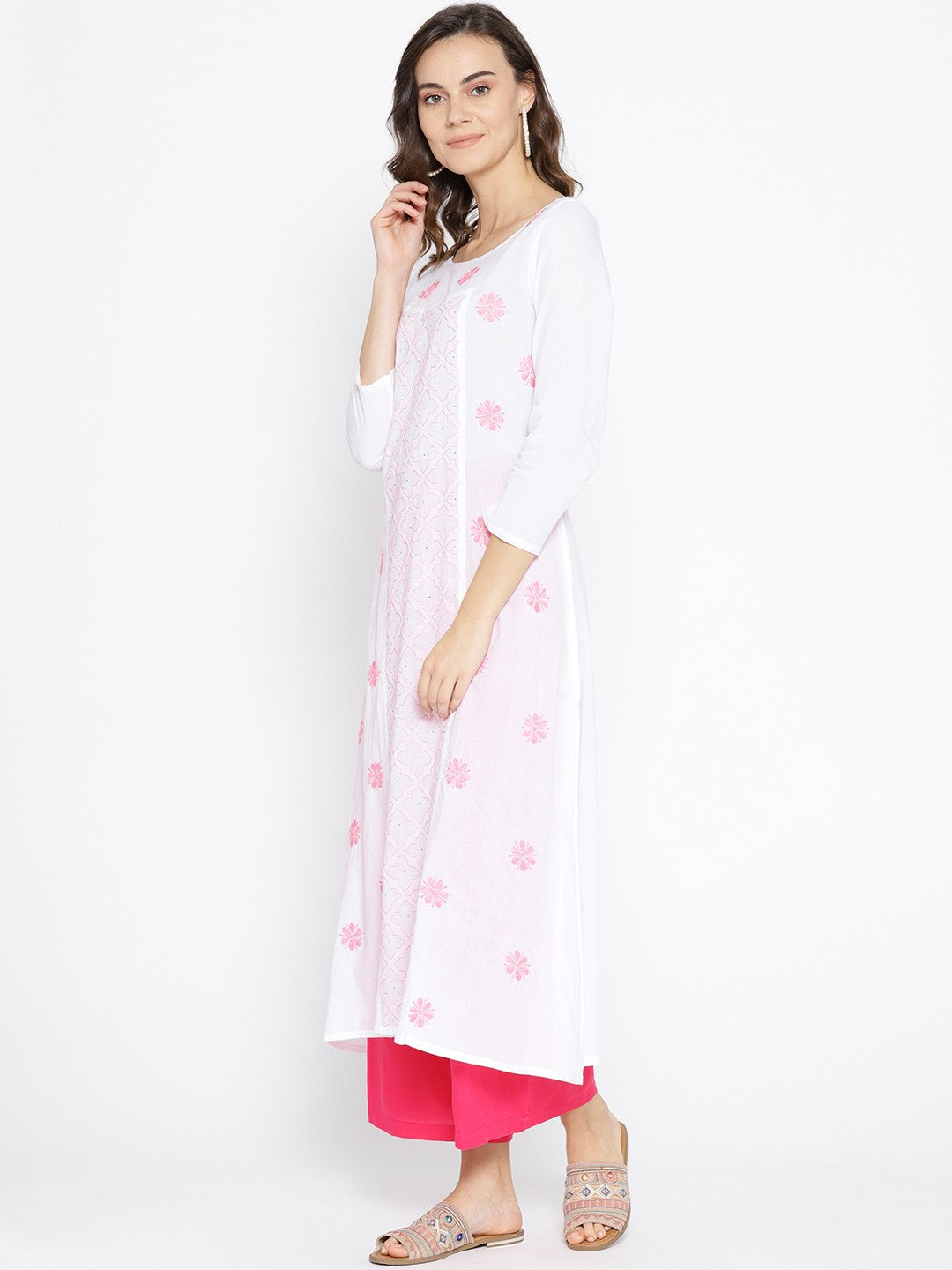 Ada Hand Embroidered White Cotton Lucknow Chikankari Kurta with Muqaish Work A100049
