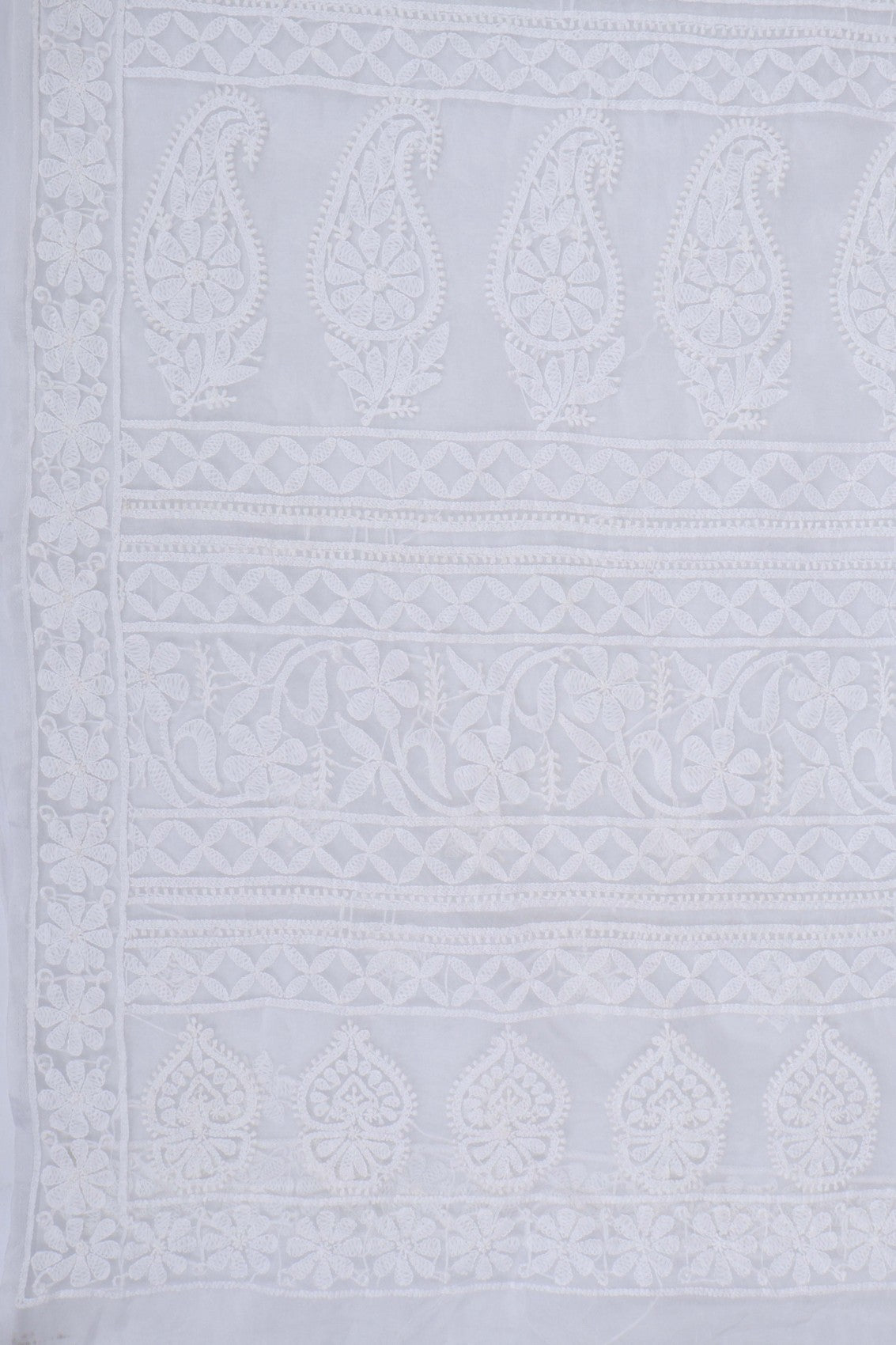 Ada Hand Embroidered White Organza Lucknowi Chikankari Saree With Blouse 01A274143