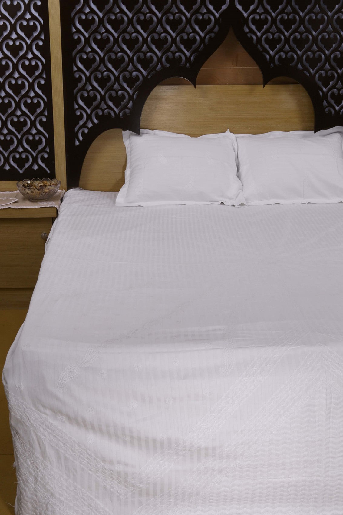 Ada Hand Embroidered White Cotton Lucknowi Chikankari Bed Sheet Set-A49701