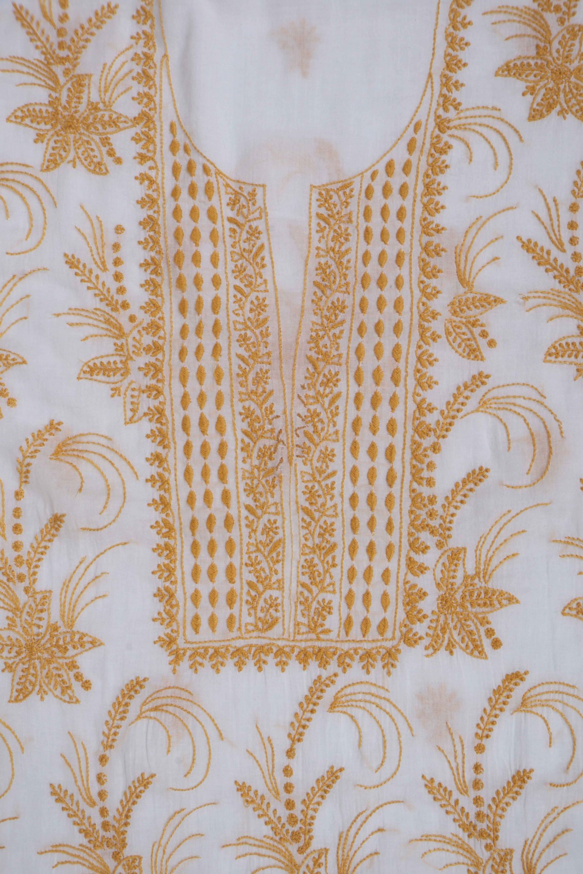 Ada Hand Embroidered White Cotton Lucknowi Chikankari Unstitched Suit Set A570907