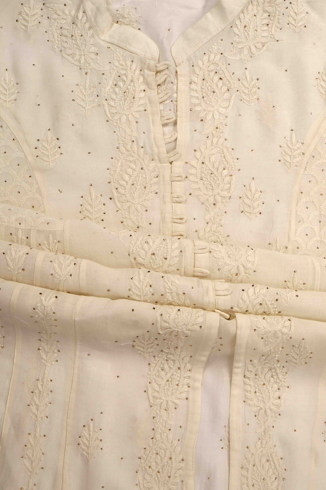 Ada Hand Embroidered White Chanderi Lucknowi Chikanakari Unstitched Kurta Piece With Muqaish Work A595344