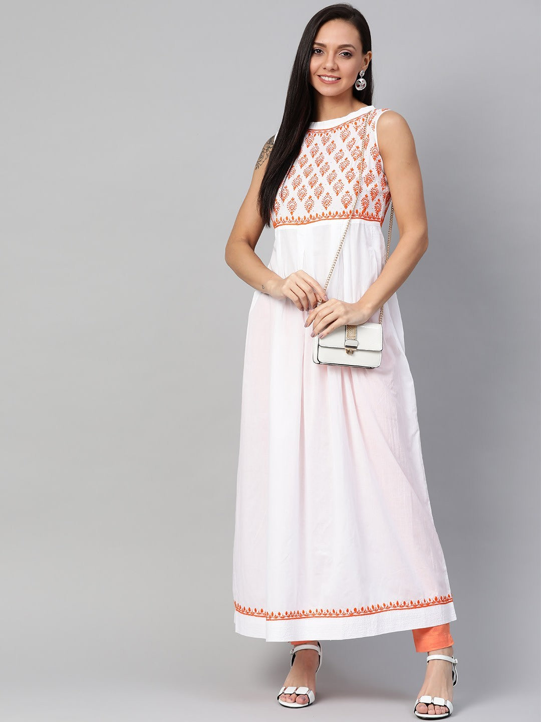 Ada Hand Embroidered White Cotton Lucknowi Chikankari A-line Kurta With Muqaish Work A100466
