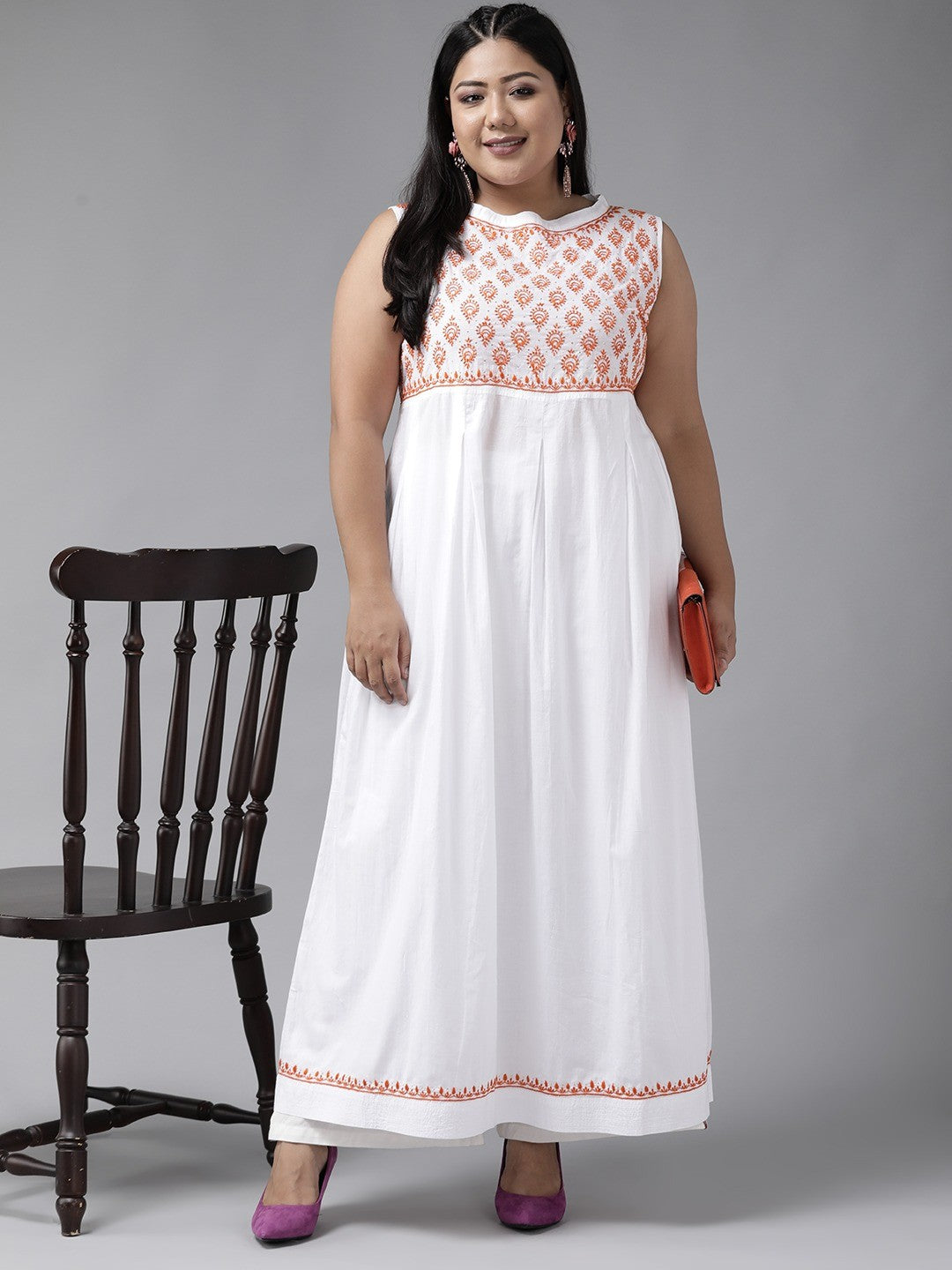 Ada Hand Embroidered White Cotton Lucknowi Chikankari A-line Kurta With Muqaish Work A100466