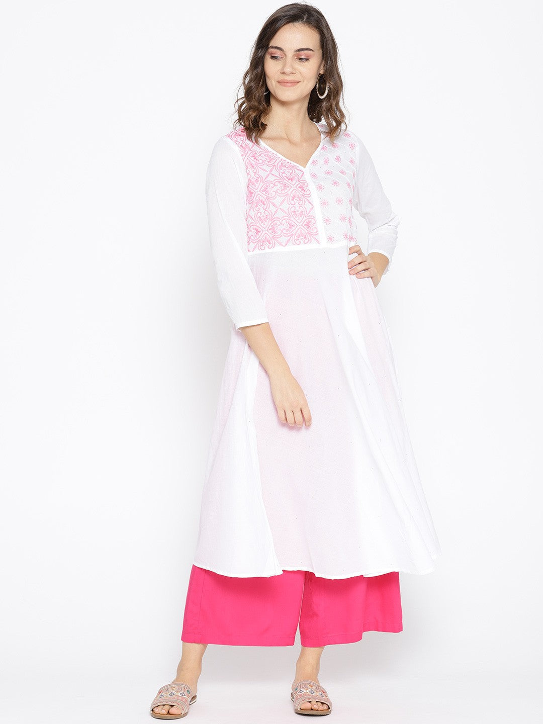 Ada Hand Embroidered White Cotton Lucknowi Chikankari Straight Kurta With Muqaish Work A100055
