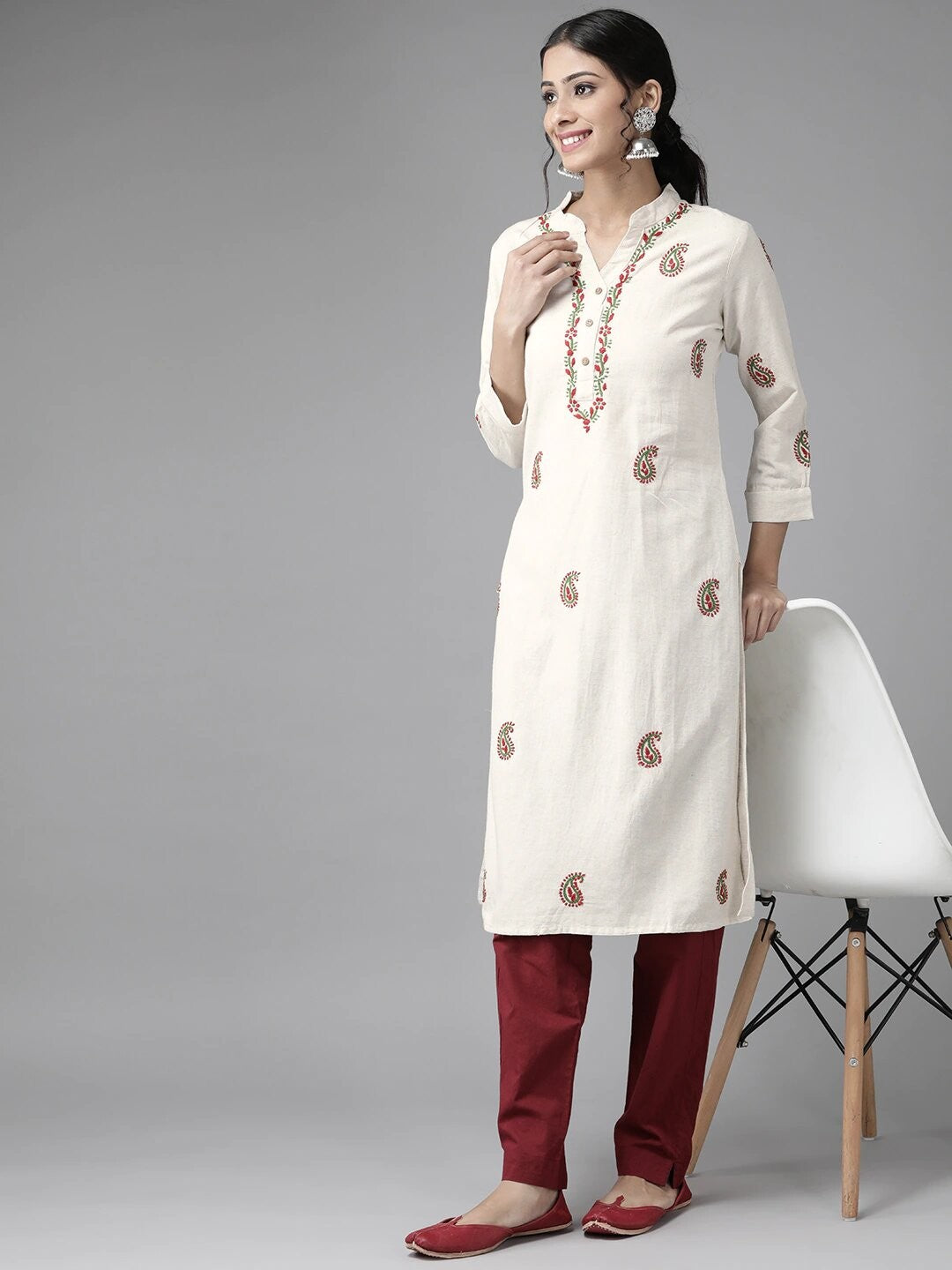 Ada Hand Embroidered Off White Khadi Lucknowi Chikankari Straight Kurta A411173