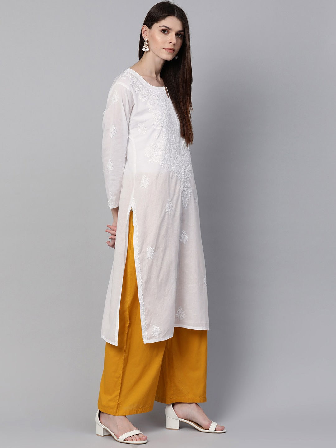 Ada Hand Embroidered White Cotton Lucknowi Chikankari Straight Kurta A100429